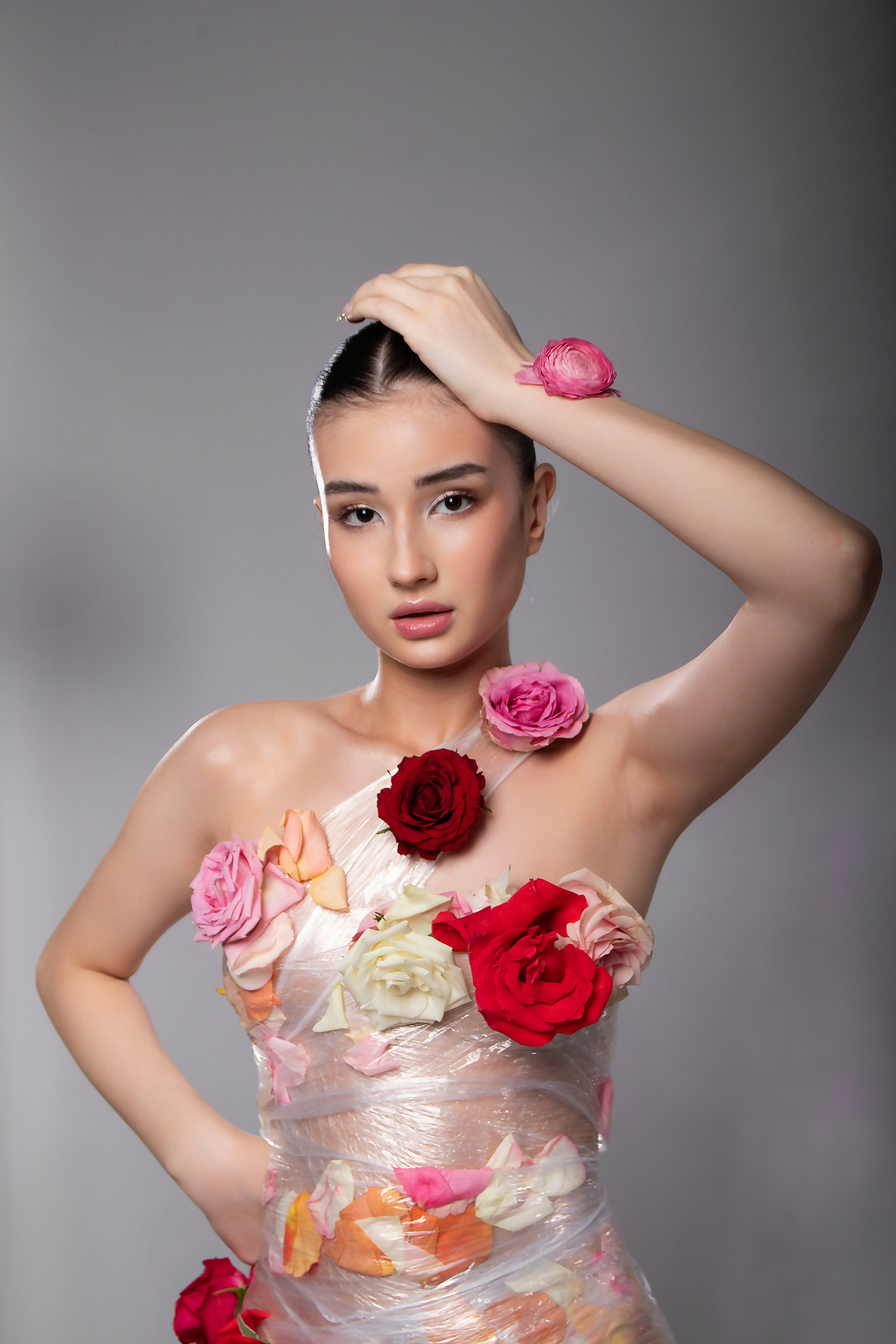 Минимализм и движение: творческая фотосессия на циклораме. Портретный фотограф в Санкт-Петербурге Савельева Ольга