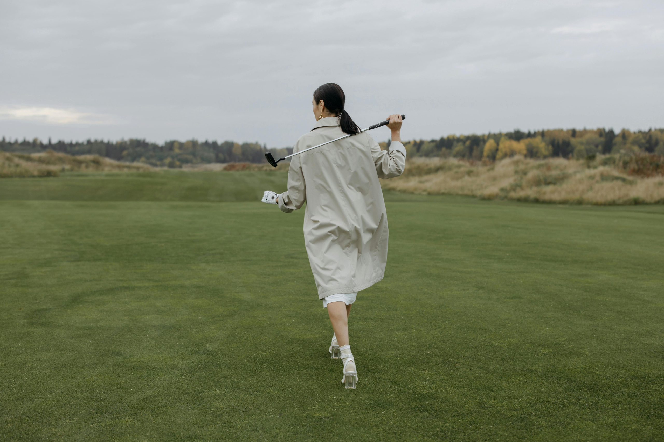 ГОЛЬФ В СТИЛЕ РЕТРО: ФОТОСЕССИЯ НА ПОЛЕ. Свадебный фотограф в Санкт-Петербурге Алиса Беликова