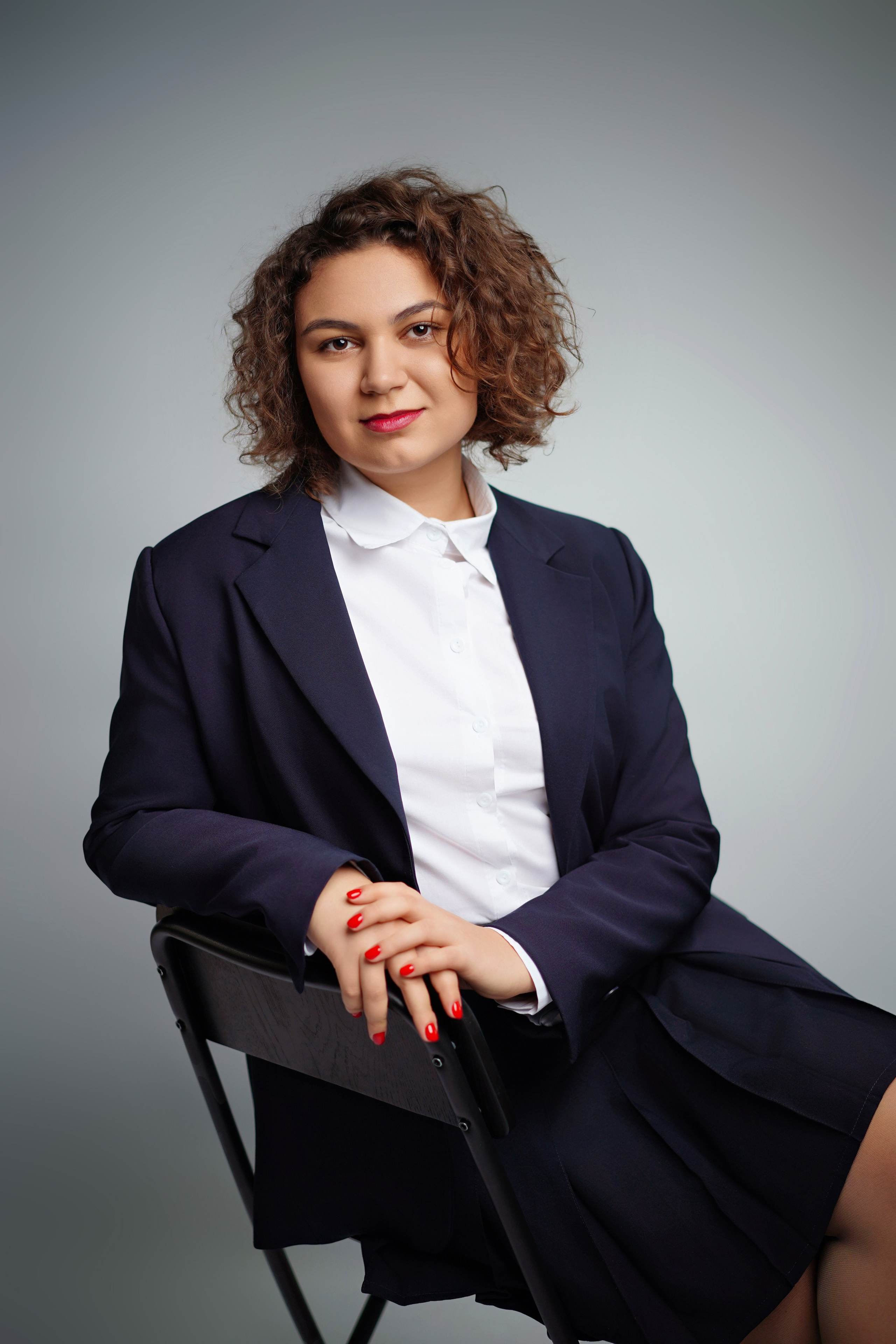 Стиль портрета в студии. GOTRA — выпускные альбомы в Тюмени