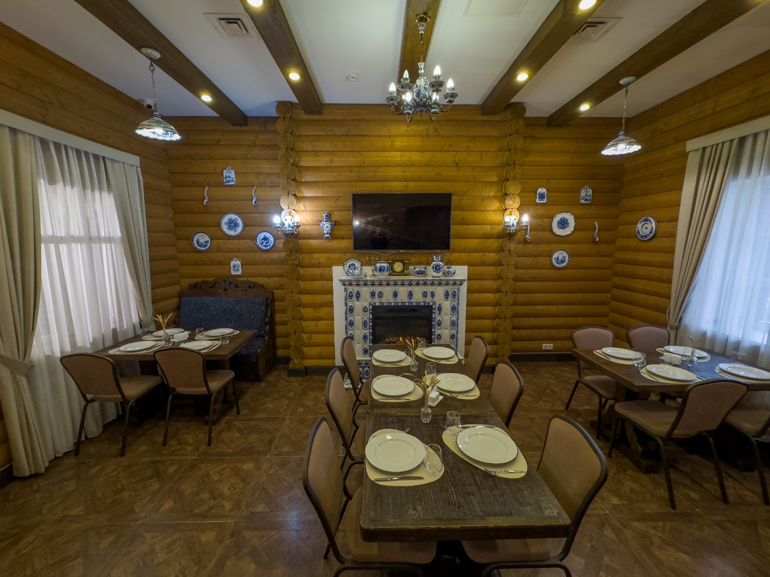 Банкетный зал «Гжель», ресторана «Дача ". Фотограф в Оренбурге. Профессиональный фотограф