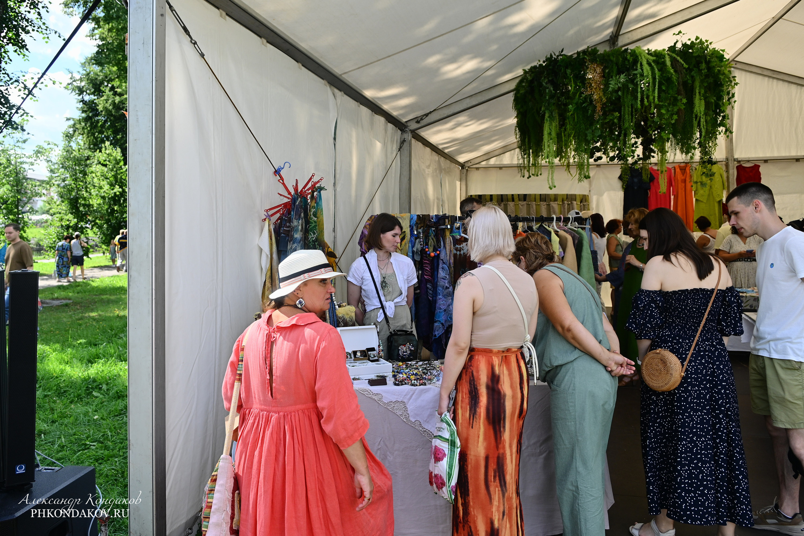 Съемка дня города в Иваново. Фотограф в Иваново: Каталожная съемка одежды и постельного белья, Wildberries