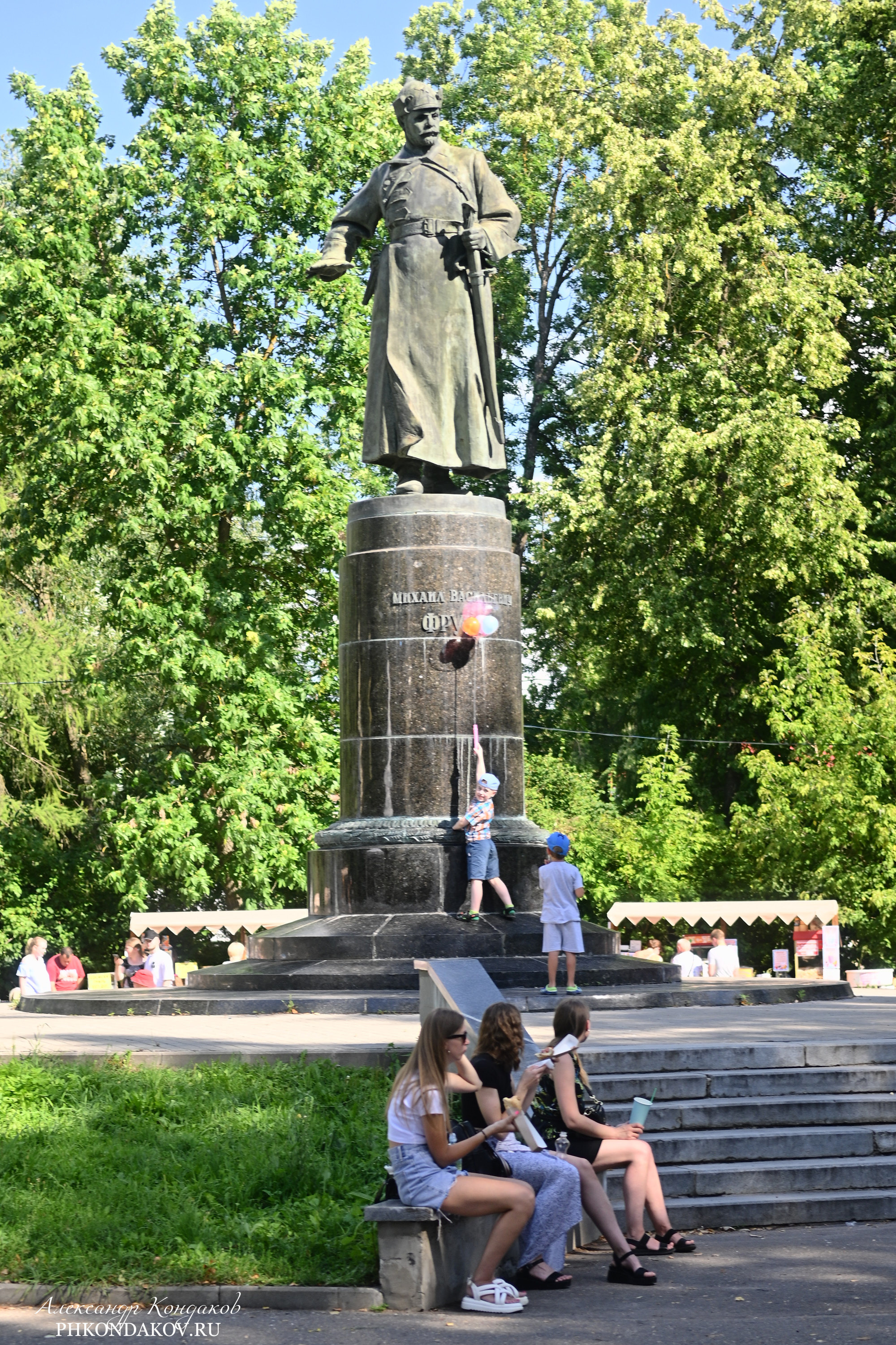 Съемка дня города в Иваново. Фотограф в Иваново: Каталожная съемка одежды и постельного белья, Wildberries