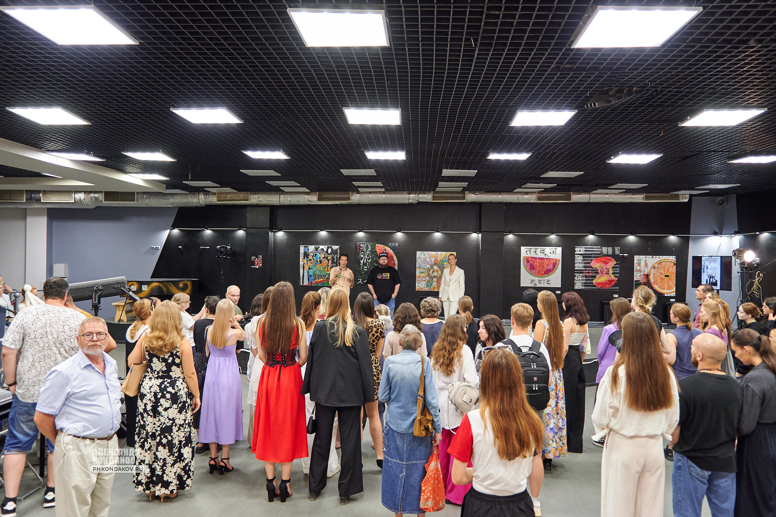 Выставка открытие иваново. Фотограф в Иваново: Каталожная съемка одежды и постельного белья, Wildberries