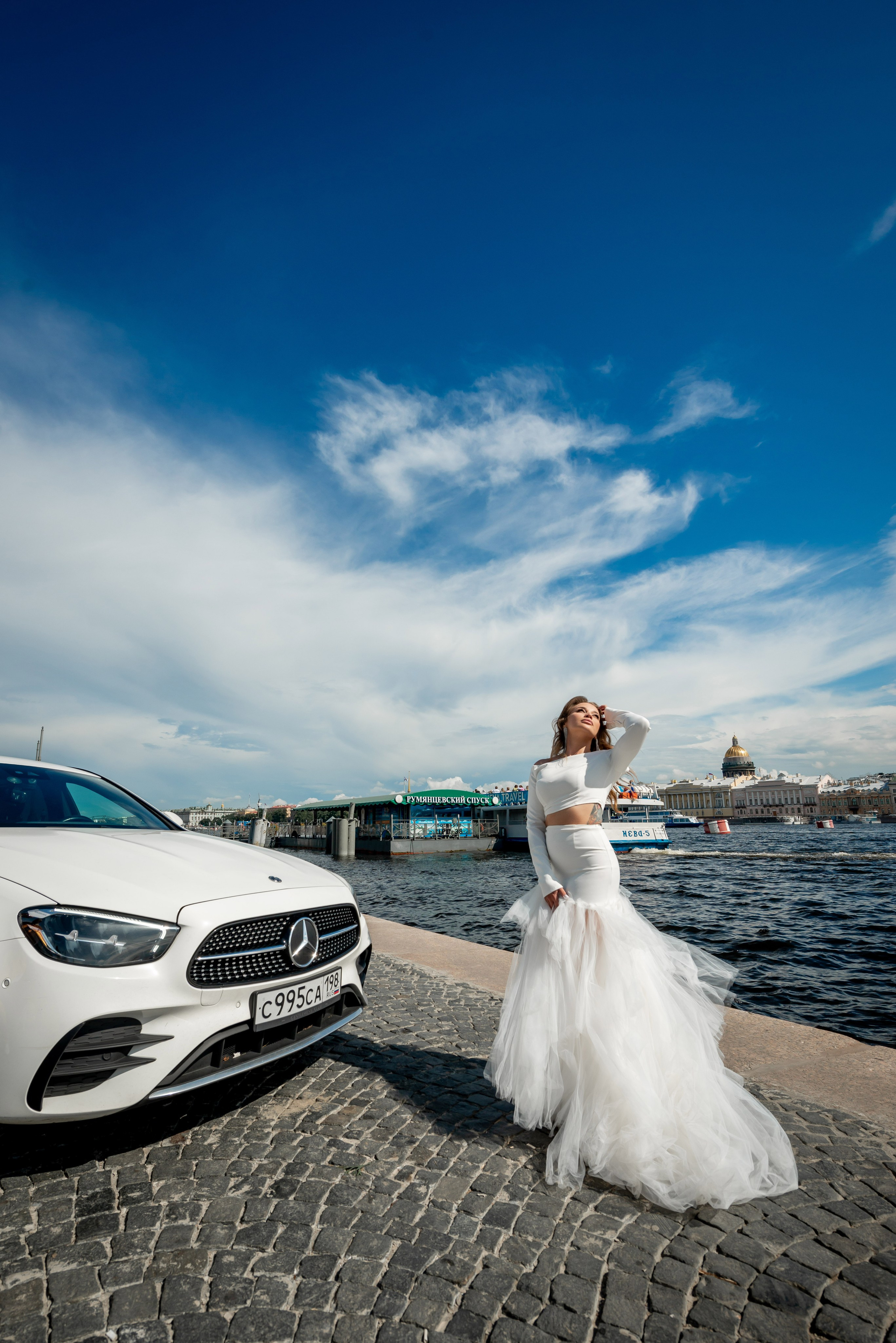 Экстравагантная свадебная фотосессия Светланы и Славы по нетрадиционным и оригинальным местам для свадебной прогулки в Санкт-Петербурге. Портретный, семейный и свадебный фотограф в Санкт-Петербурге и в Пушкине Ширяев Денис