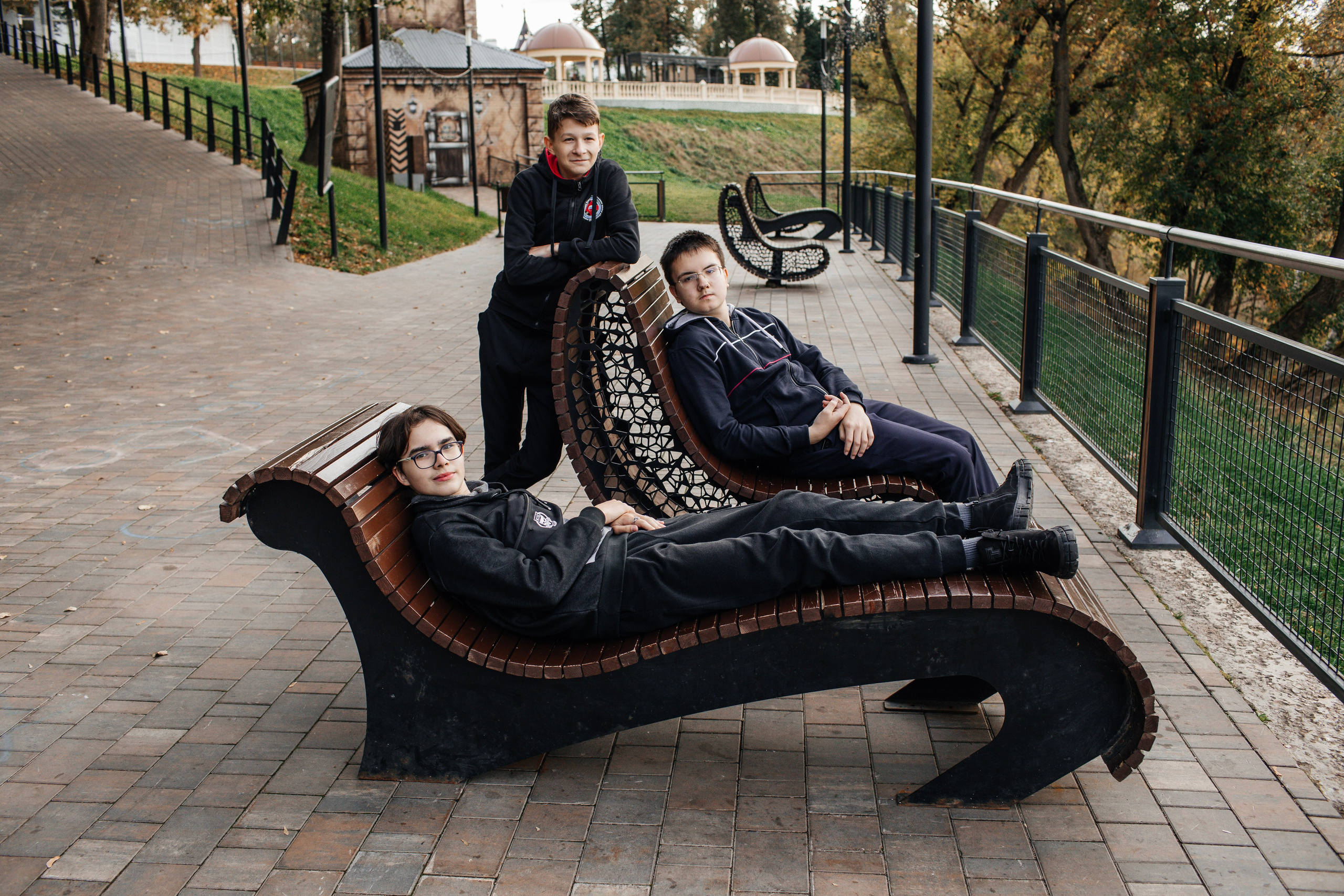 Фотосессия для выпускного альбома в парке Им. Талалихина. Выпускные альбомы в Подольске Москве и МО