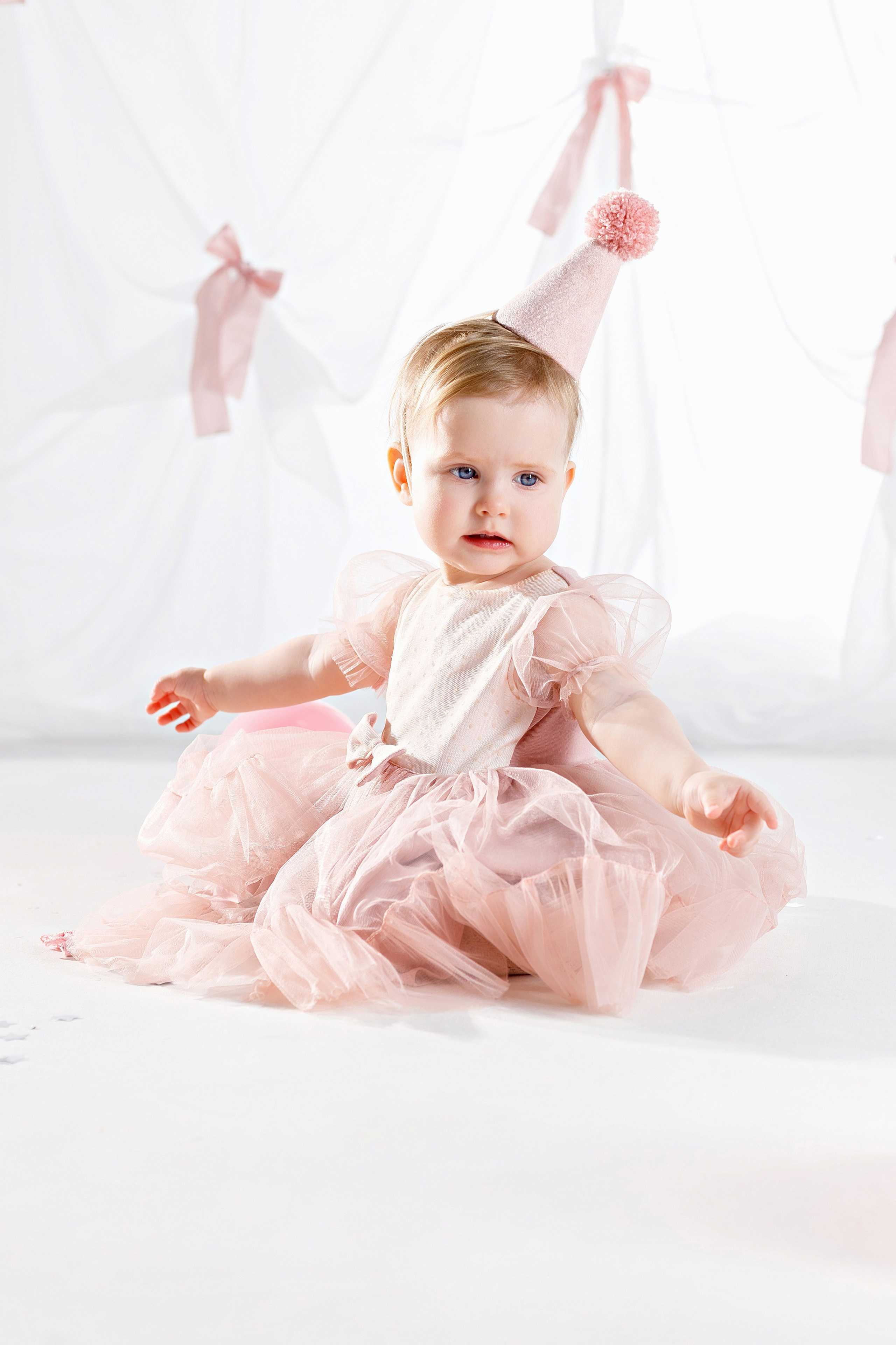 Детская фотосессия на 1 годик с декорациями в Сочи. Детский студийный фотограф Сочи