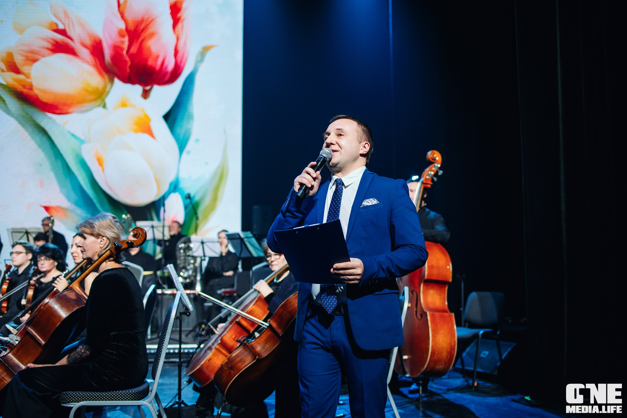 Концерт 8 марта в Янтарь холл. One Media Life: фоторепортажи, фотоотчеты с мероприятий и заведений