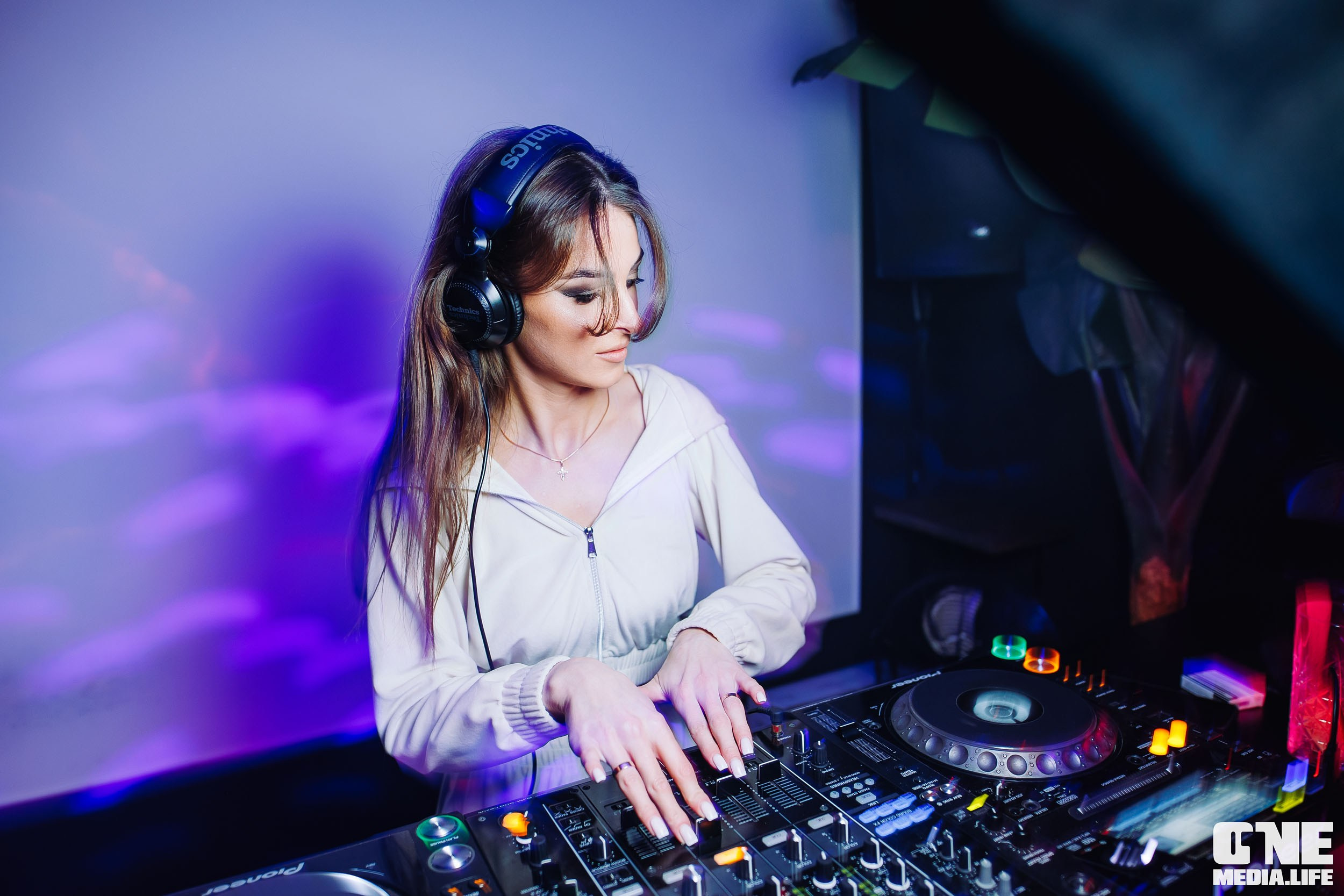 Фотоотчет из Nisha Club. One Media Life: фоторепортажи, фотоотчеты с мероприятий и заведений