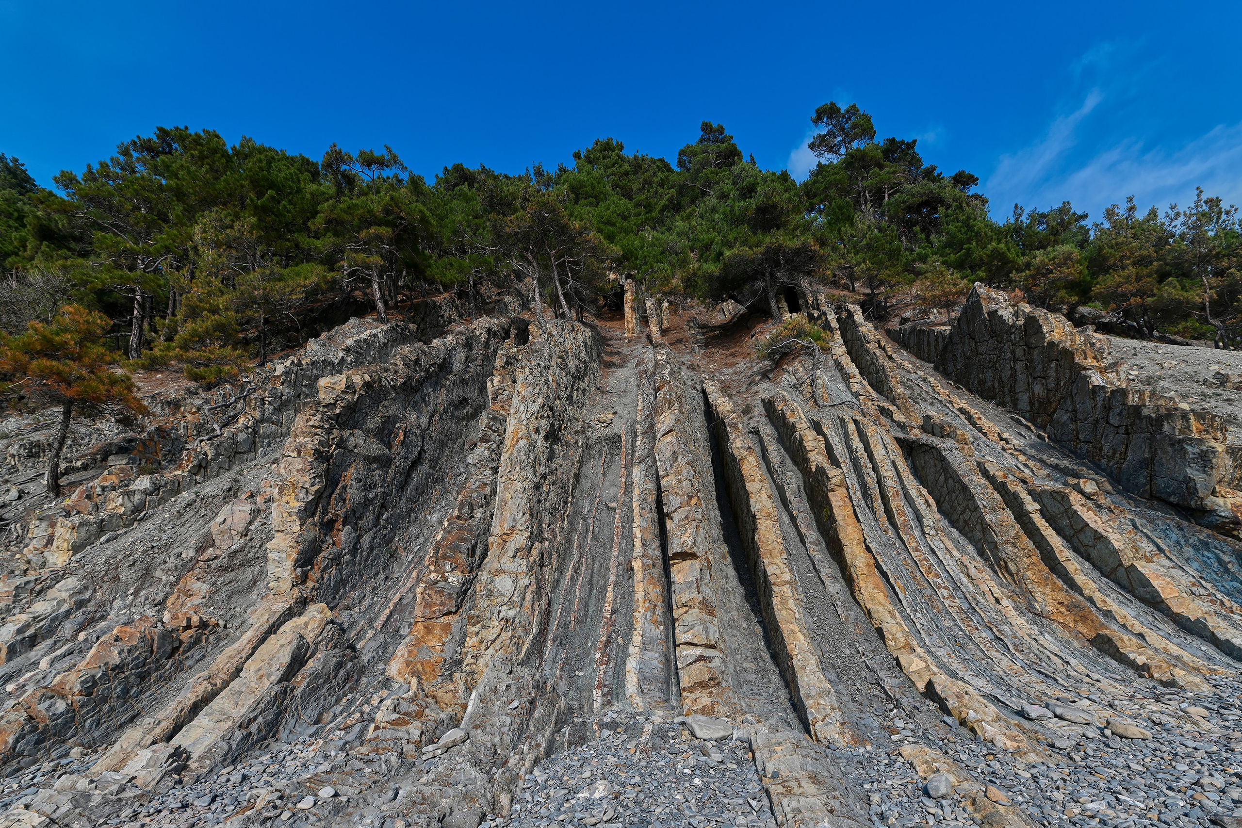 пляж у скалы Парус, поселок Прасковеевка