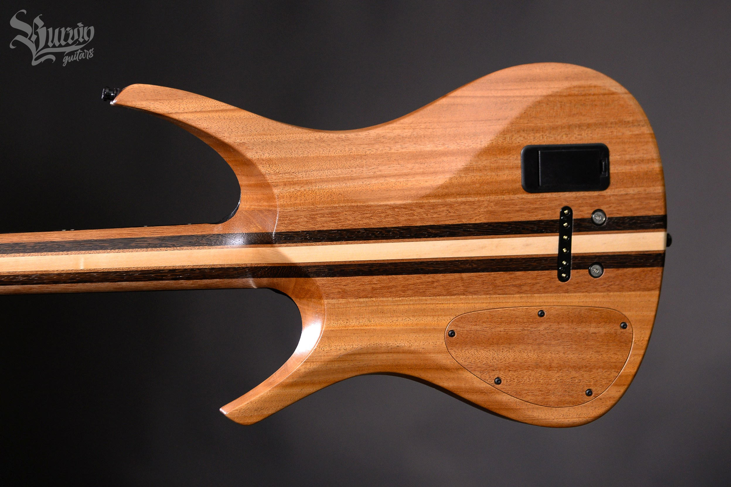 025 THREE AXES. Master of making guitars and basses to order