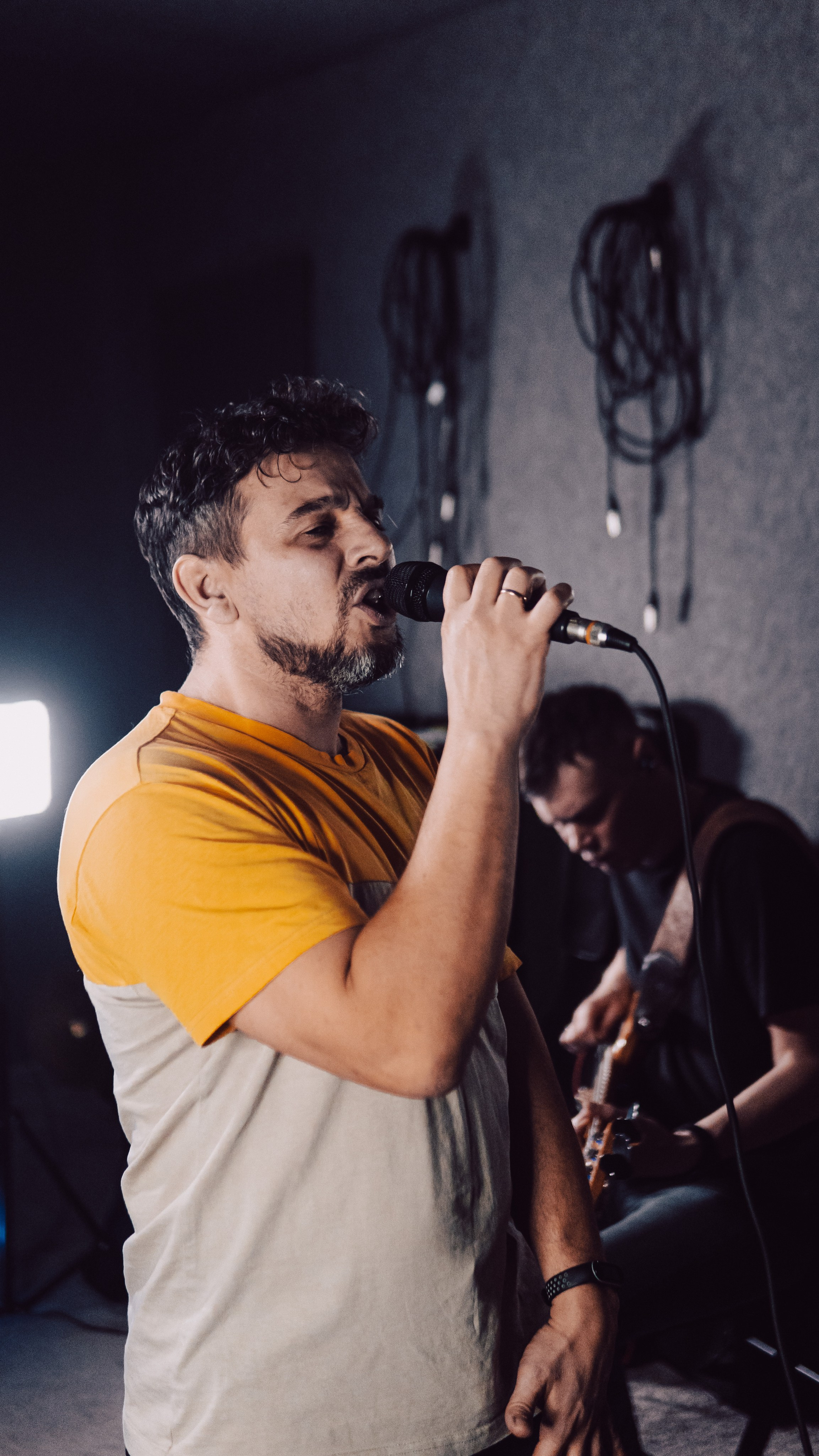 Фотографии репетиции рок группы