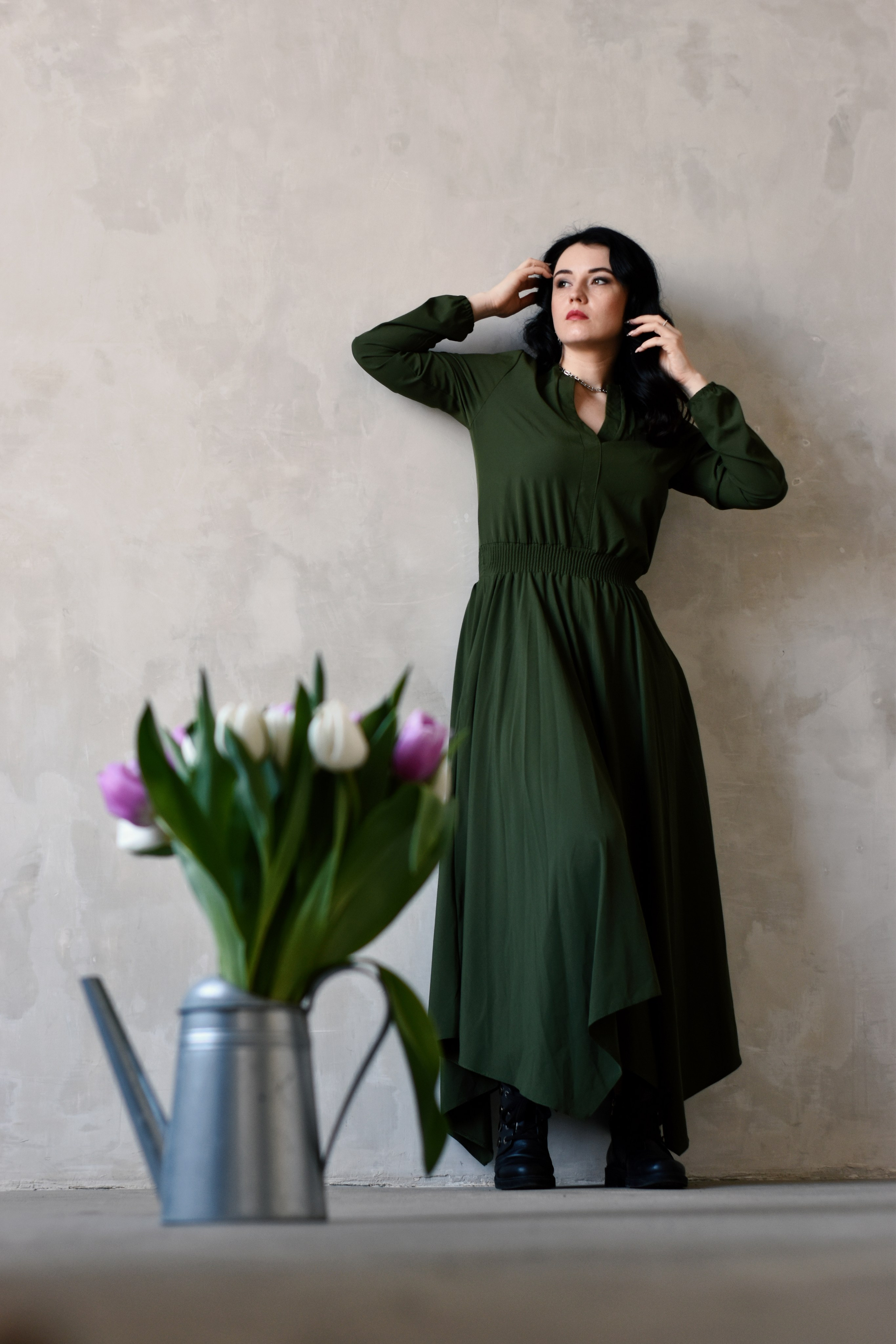 Платье тёмно-зелёного цвета. Фотограф, мобилограф Ростов-на-Дону