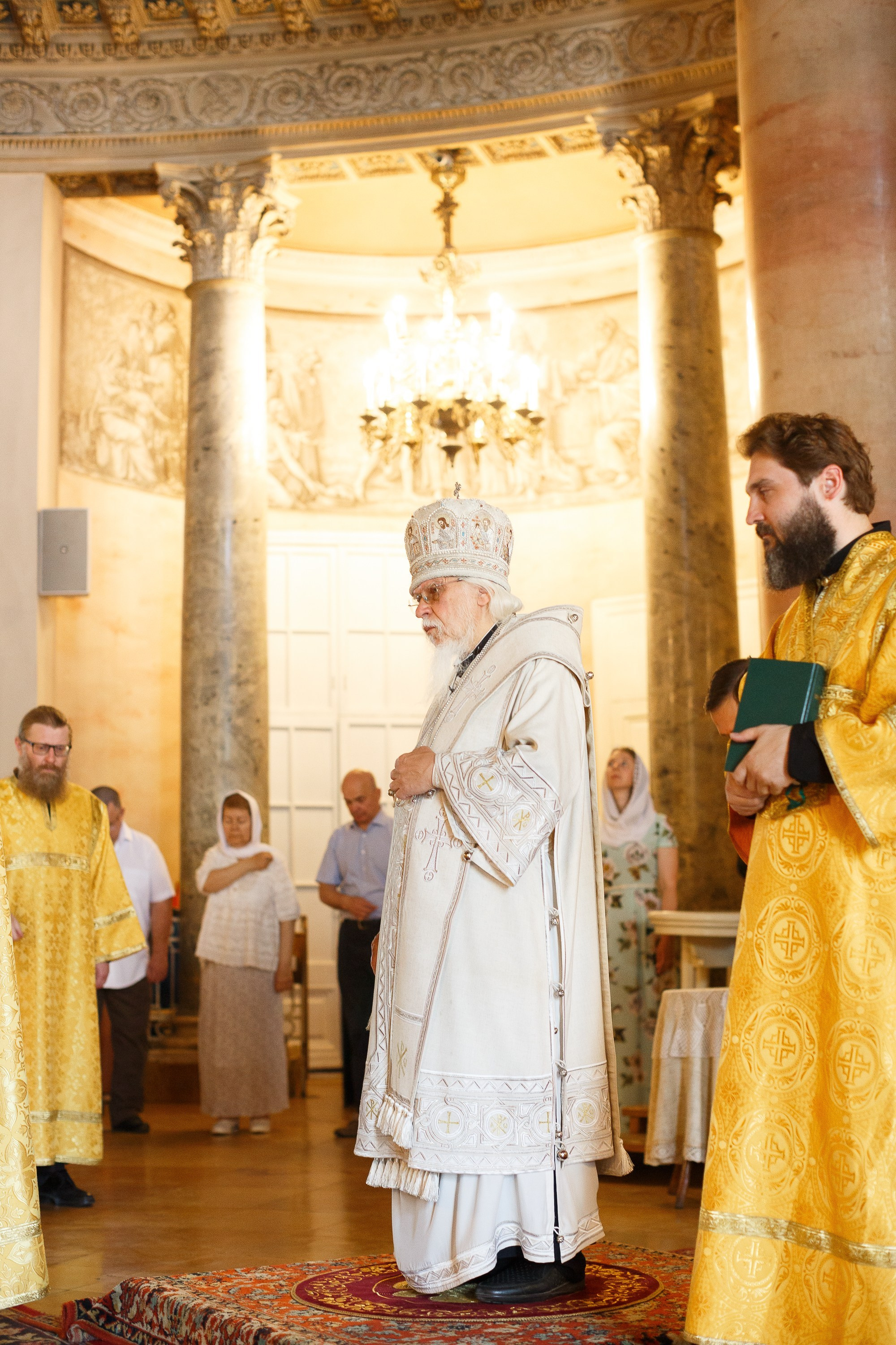 Снять венчание.