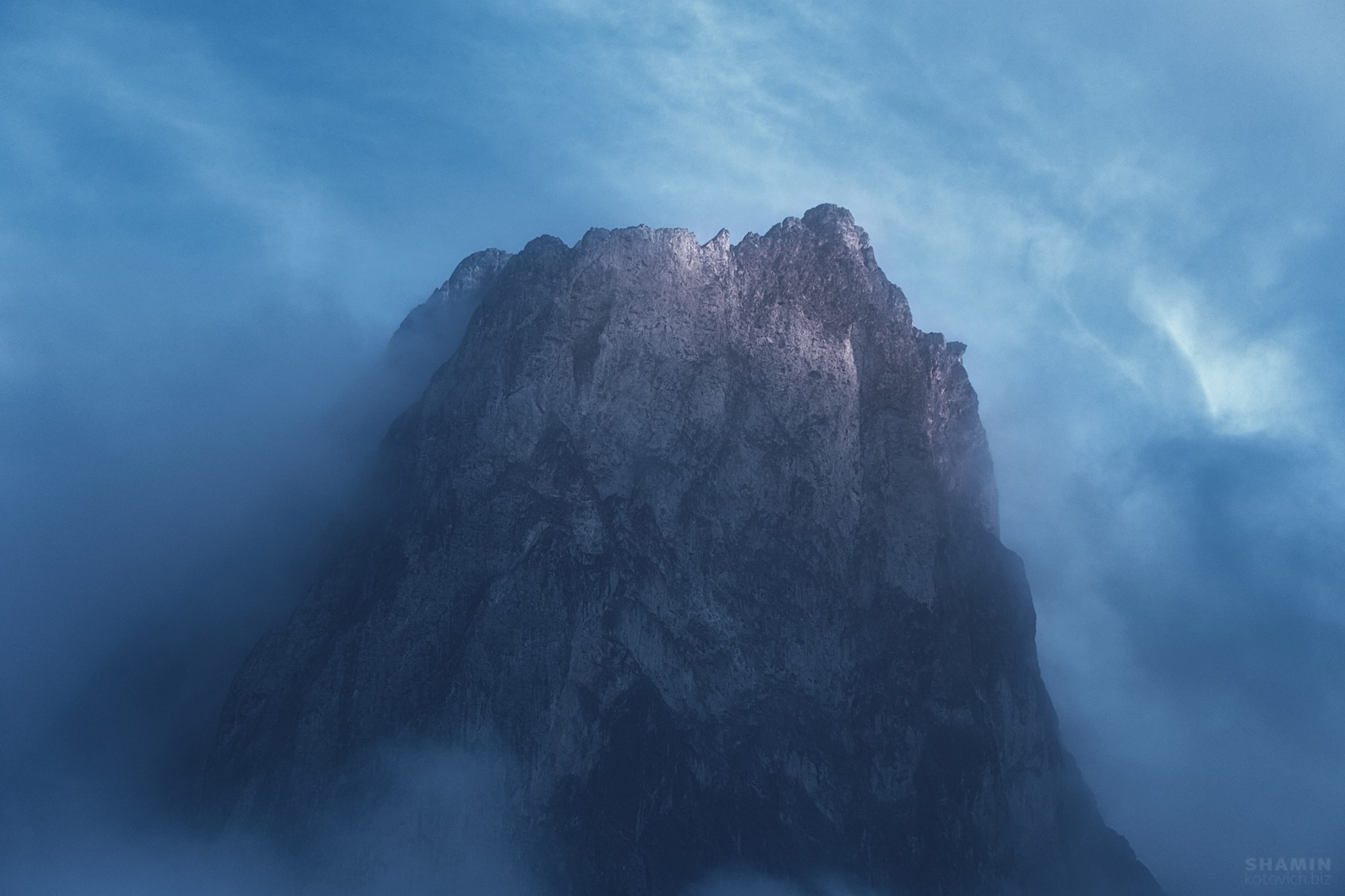 Классический пейзаж — фотограф Константин Шамин. Природа России и мира, горы, озёра, долины и свет. Профессиональная пейзажная фотография, гармония света и пространства.