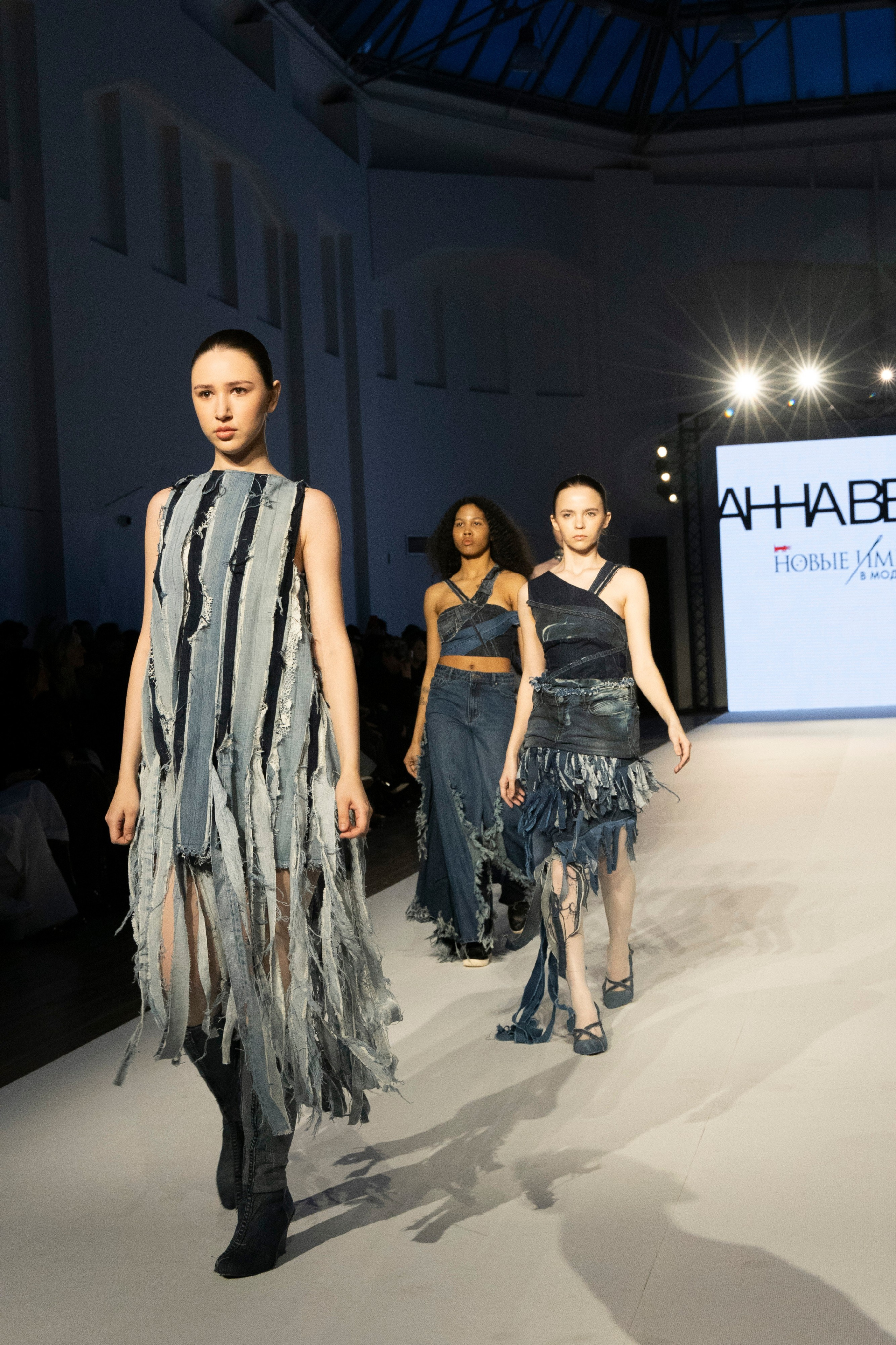 ДЛТ Собака.ru показ победителей конкурса «Новые имена в моде 2025». FOTOFAQ SKOOL г. Санкт-Петербург: очные, дистанционные и онлайн курсы фотографии