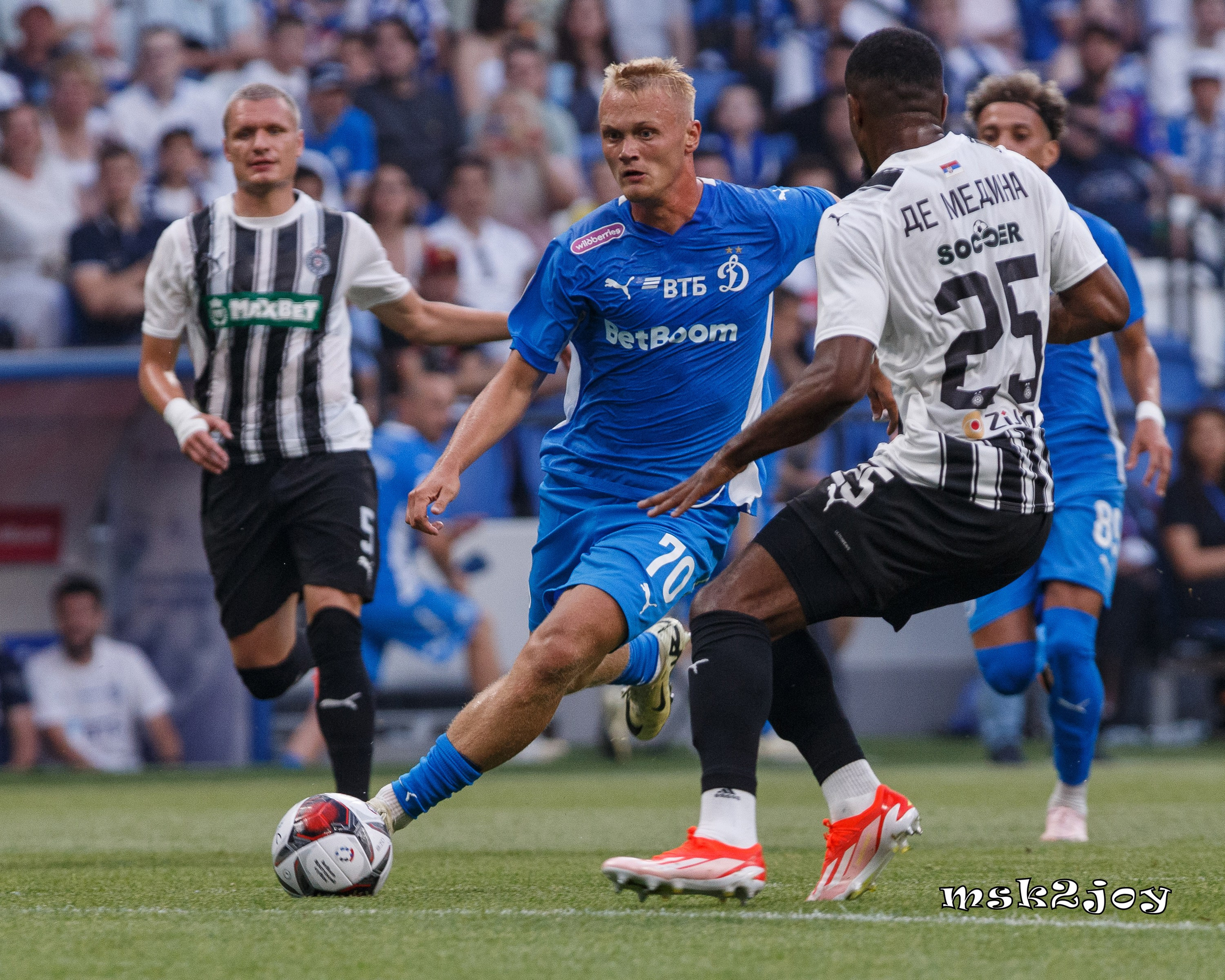 Фоторепортаж. ФК Динамо — ФК Партизан. Михаил Тоцкий портретный и репортажный фотограф в Москве