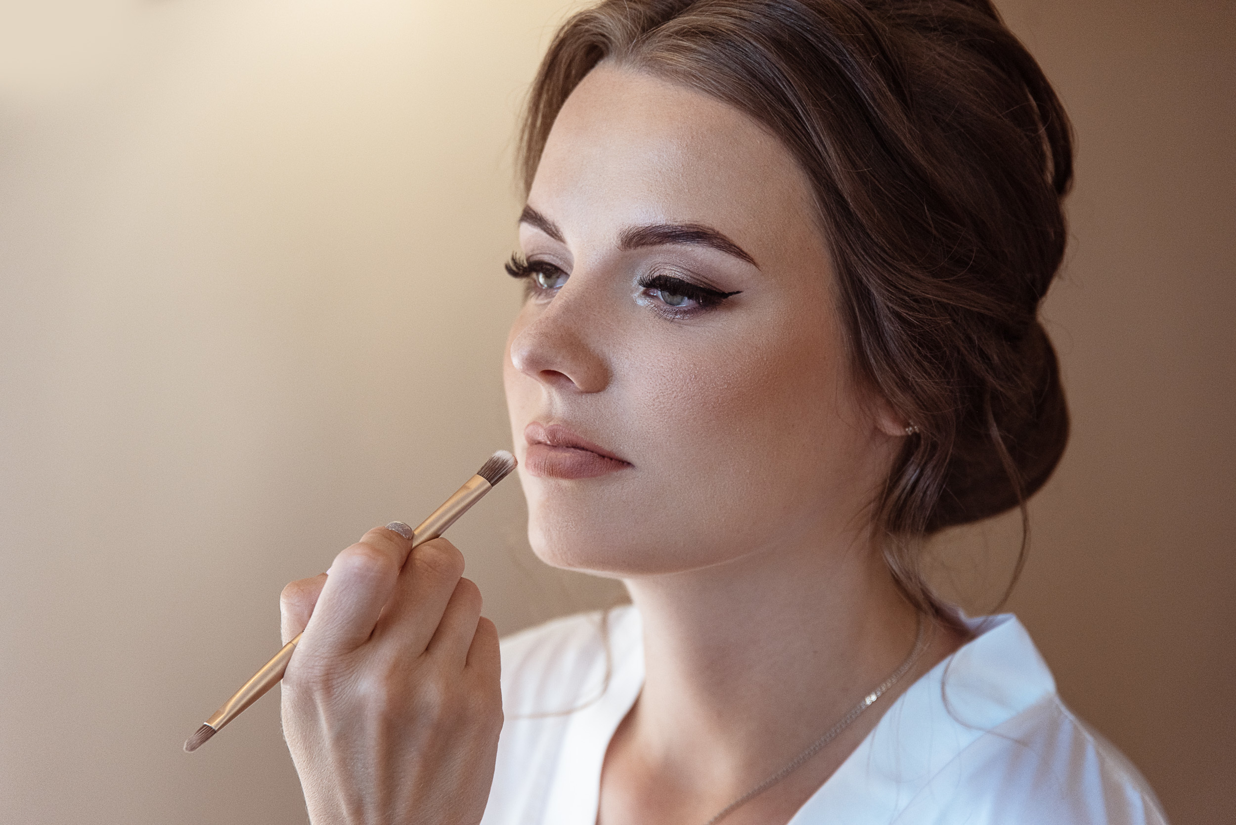 Утро невесты в отеле «Клевер» в Клину. Свадебный фотограф, видеограф в Клину, Москве, Зеленограде, Калабушкин