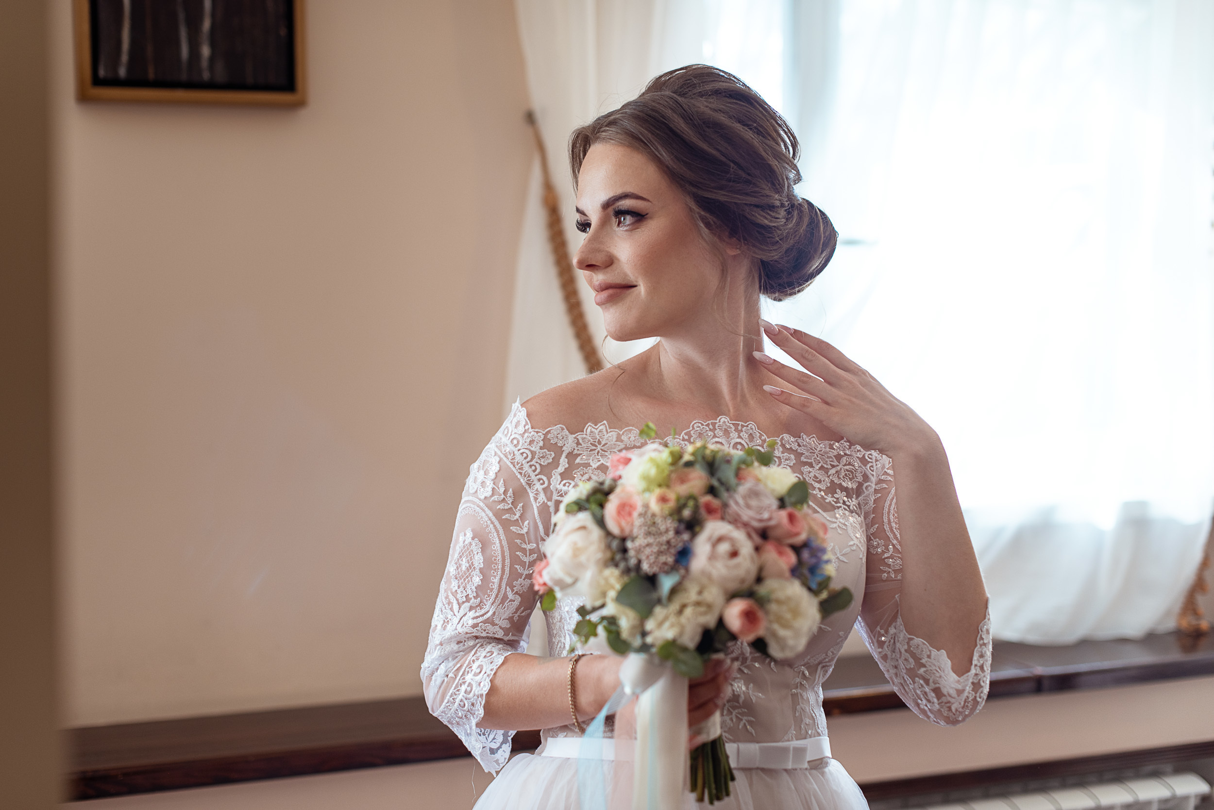 Утро невесты в отеле «Клевер» в Клину. Свадебный фотограф, видеограф в Клину, Москве, Зеленограде, Калабушкин