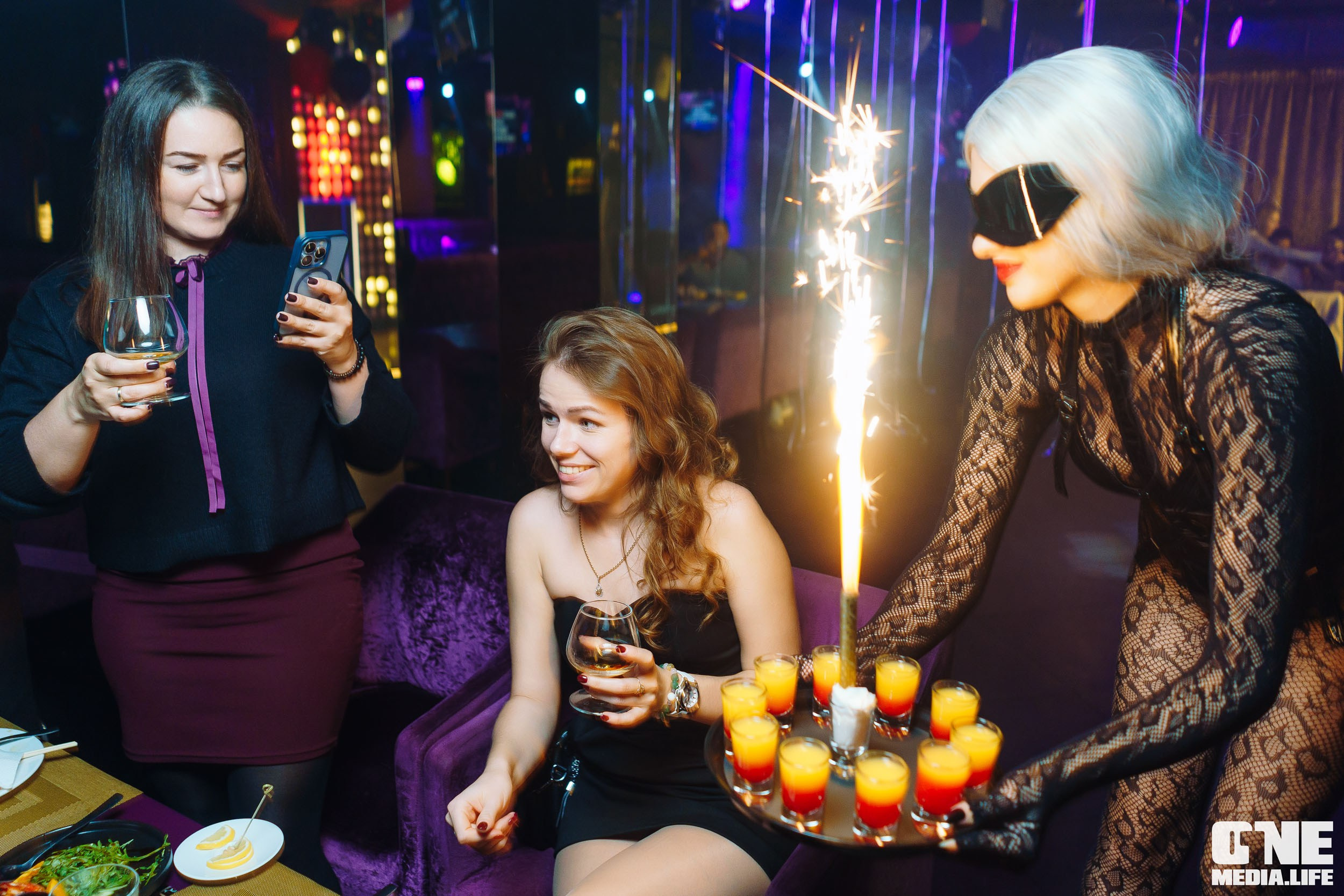 Фоторепортаж из караоке-клуба Эйфория. One Media Life: фоторепортажи, фотоотчеты с мероприятий и заведений