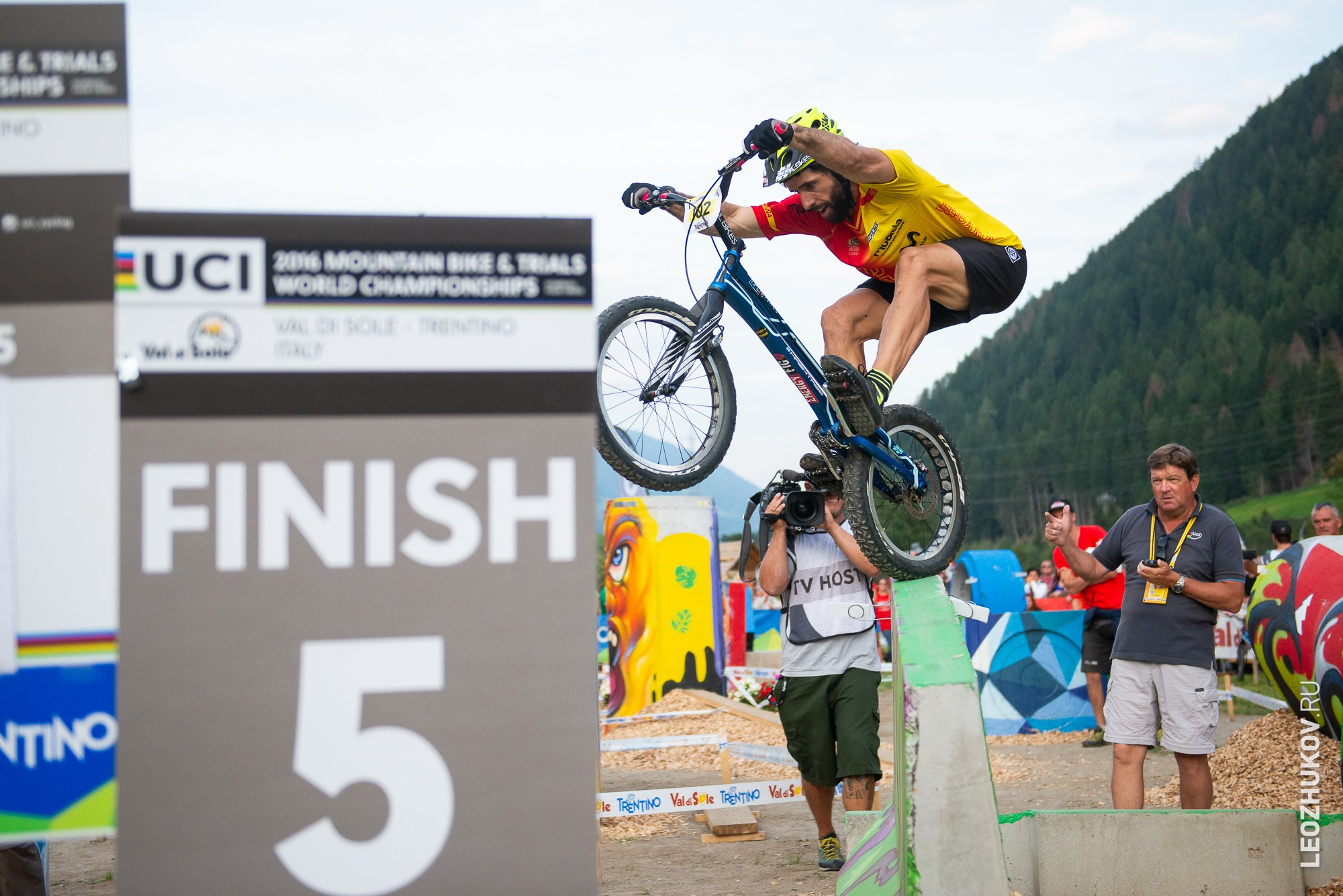 UCI Trials World Championships 2016 — finals. Sports photographer Leonid Zhukov