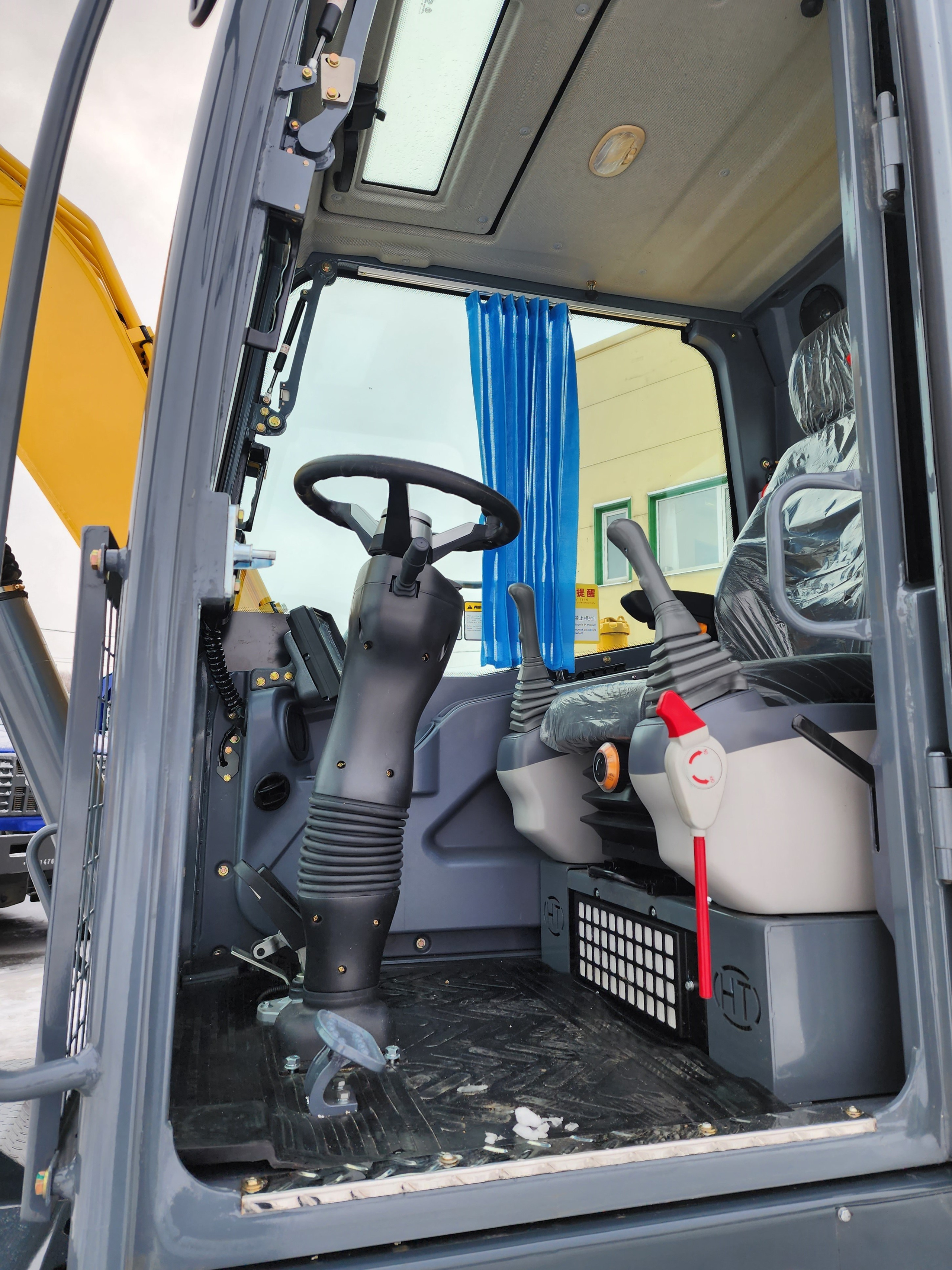 Фото кол. экс. Beezone BX80W. Продажа и обслуживание грузовой техники и спецтехники в г. Новосибирск компания СТИ