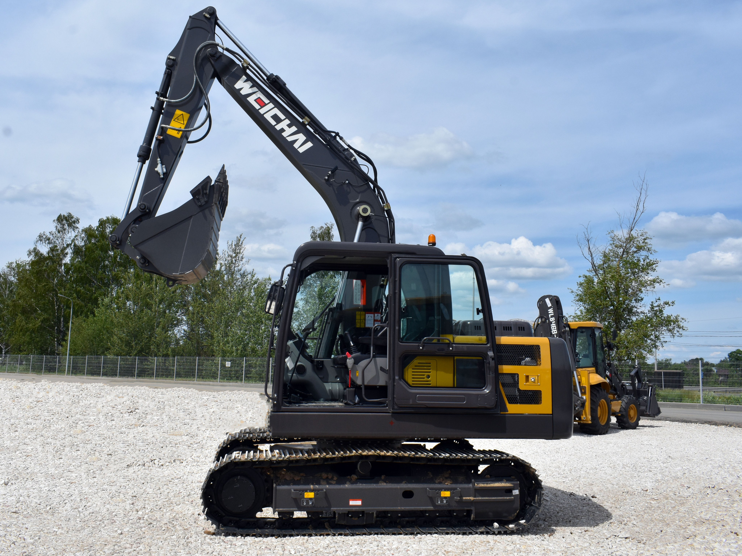 Фото гус.экс Weheavy WE130E2-H. Продажа и обслуживание грузовой техники и спецтехники в г. Новосибирск компания СТИ