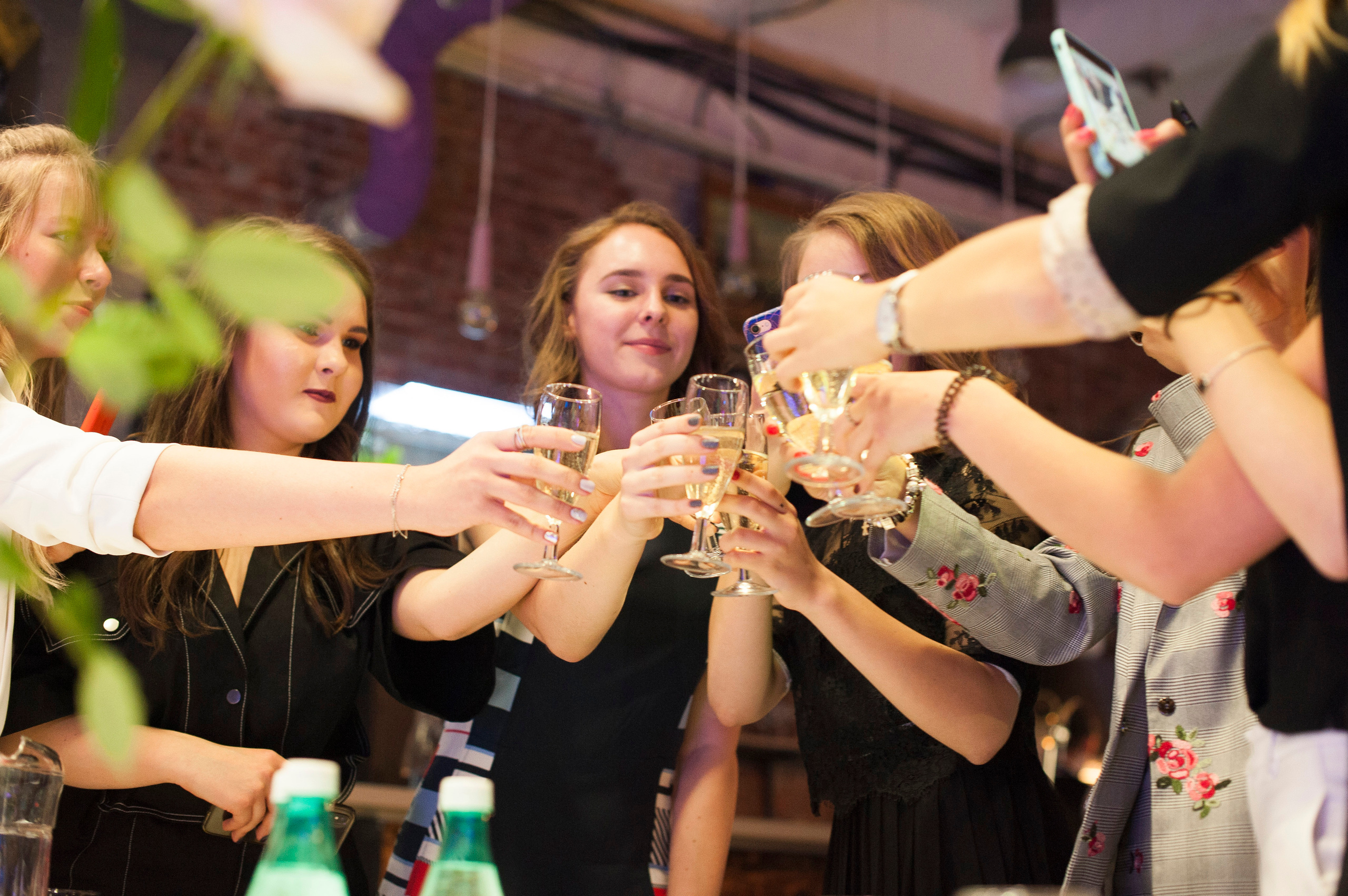 Ведущий на выпускной Андрей Кислый. Ведущий Андрей Кислый — свадьба юбилей корпоратив в Питере