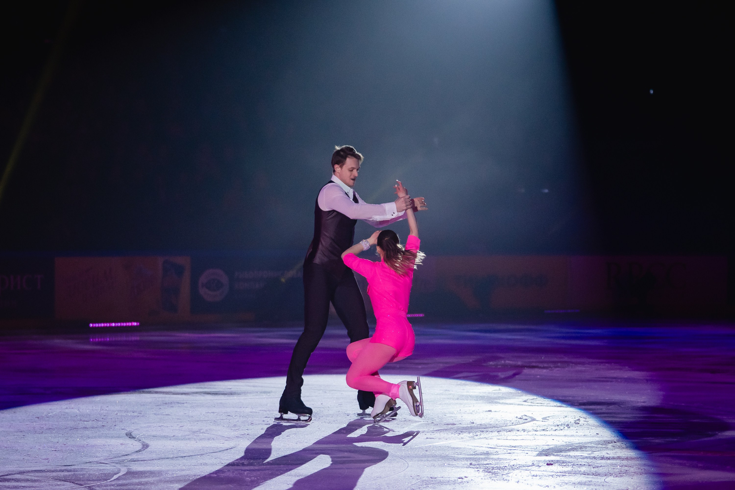 Шоу «Чемпионы на льду» в Новосибирске. Воробьева Ксения — Спортивный и танцевальный фотограф Новосибирск