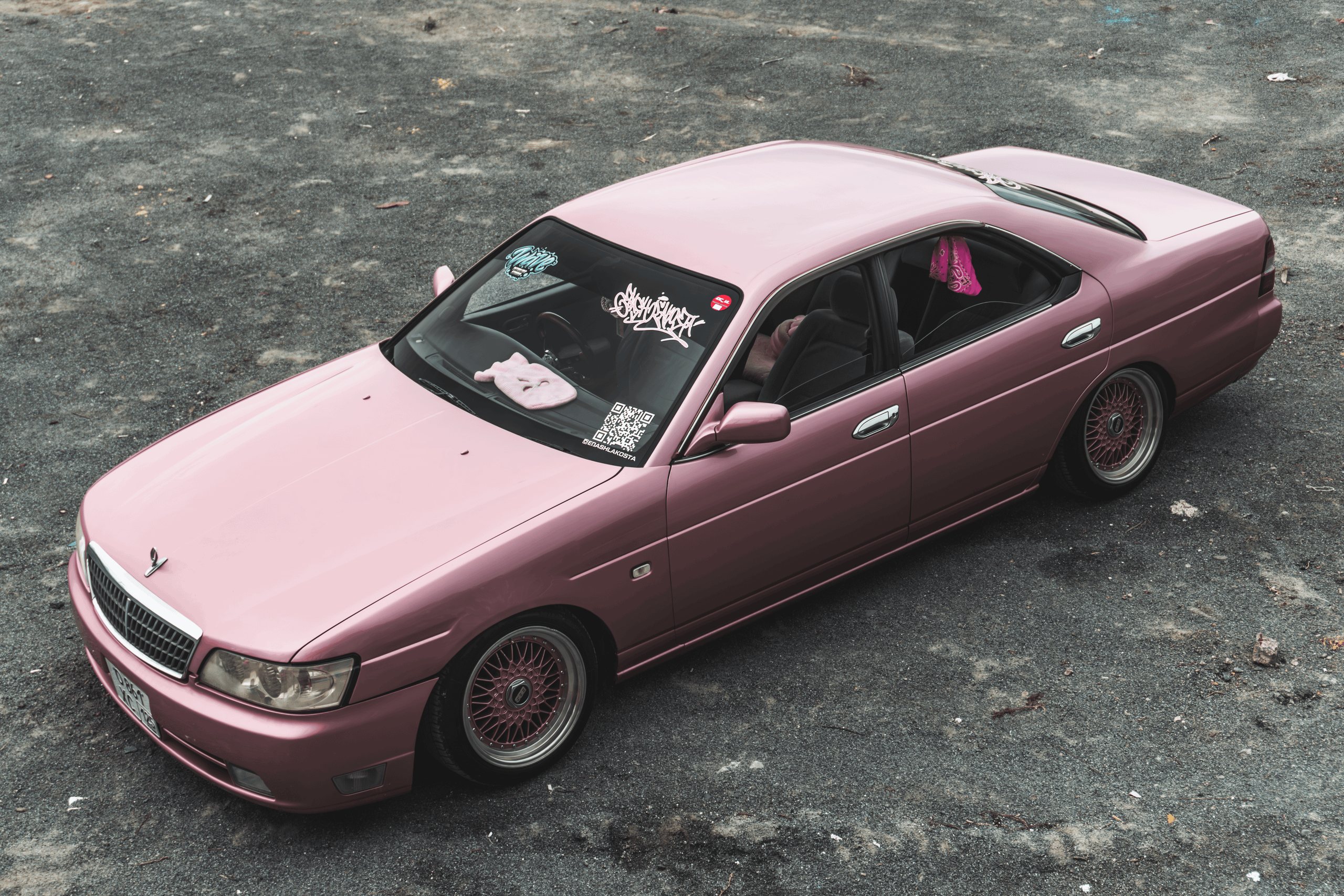 Nissan Laurel C35: на розовых движениях