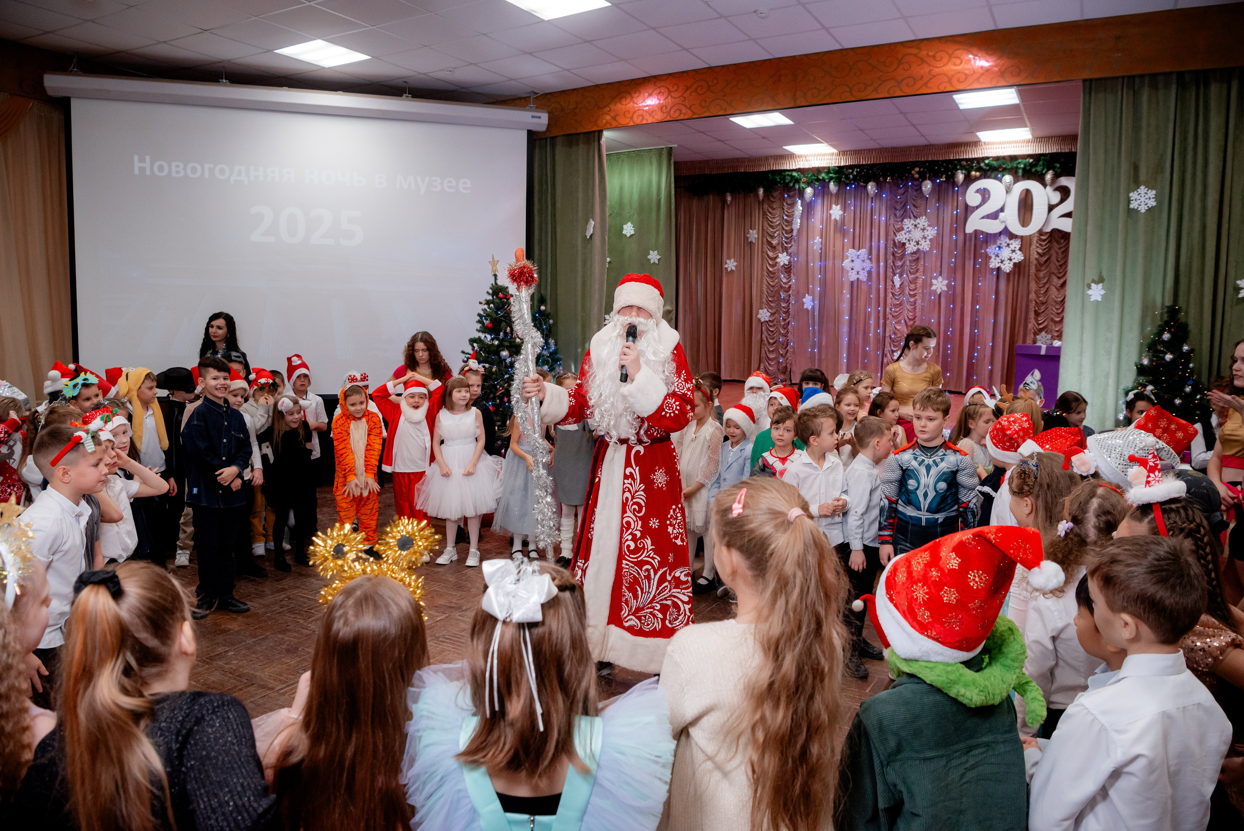 Школьная Ëлка для 1А класса. Фотограф в Волгограде и Волжском Александр Горбань