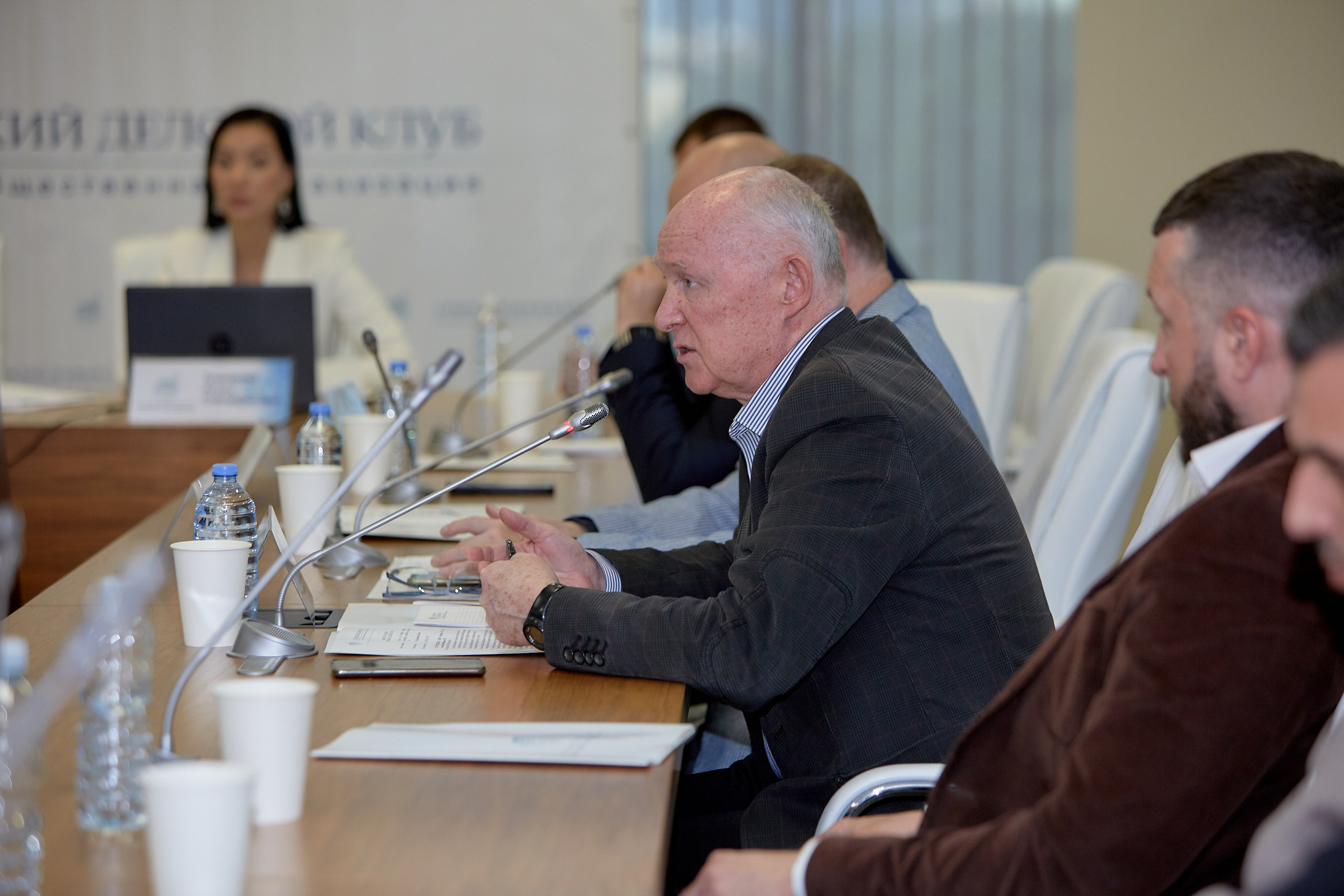 Репортажный фотограф для фотосъемки форумов конференций корпоративных мероприятий в Сочи. Фотограф Юрий Никитюк — Сочи |Адлер|Красная Поляна