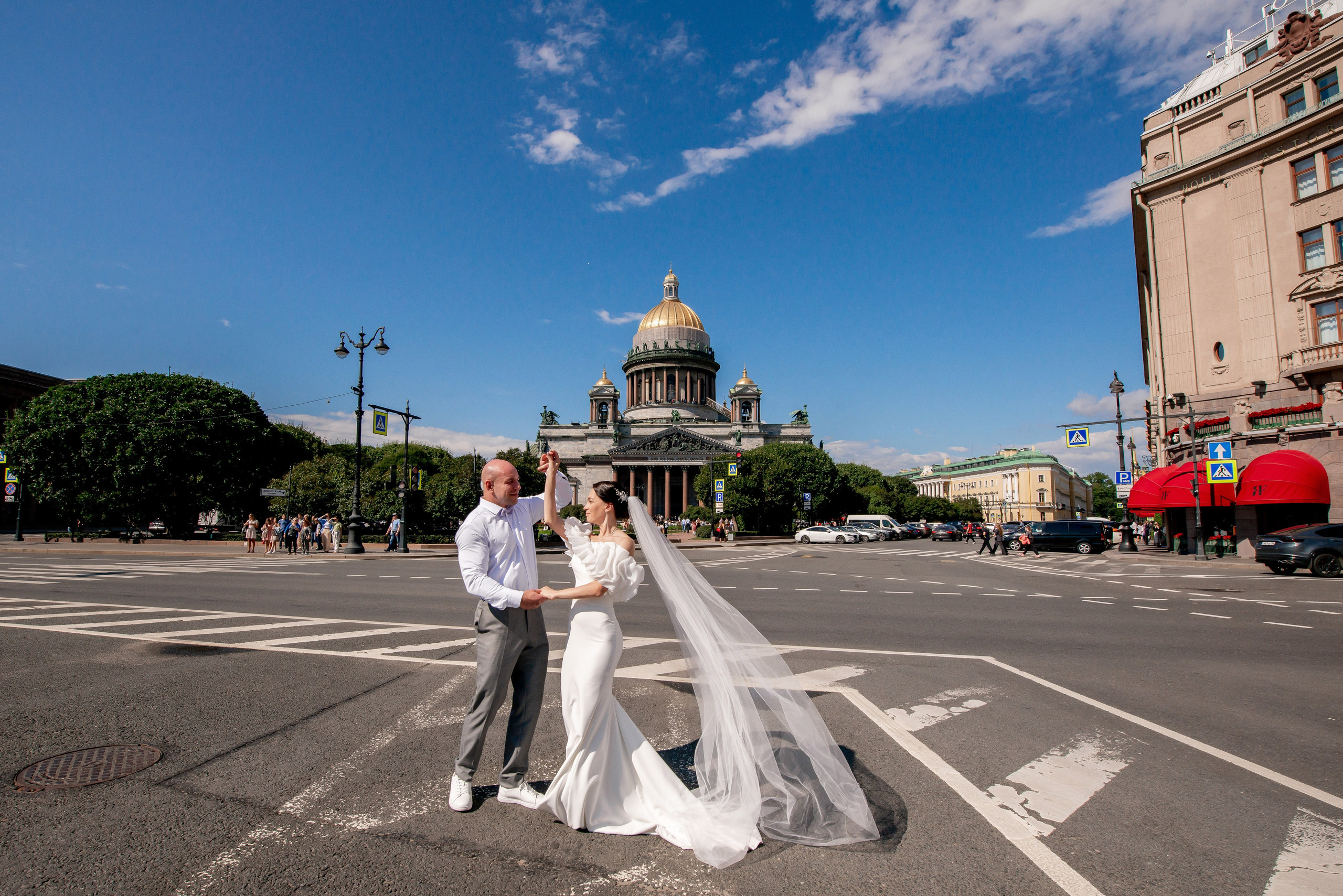 Летняя свадьба В Санкт-Петербурге и красивой выездной регистрацией Даши и Саши. Воздушная свадебная фотосессия в Петербурге. Портретный, семейный и свадебный фотограф в Санкт-Петербурге и в Пушкине Ширяев Денис