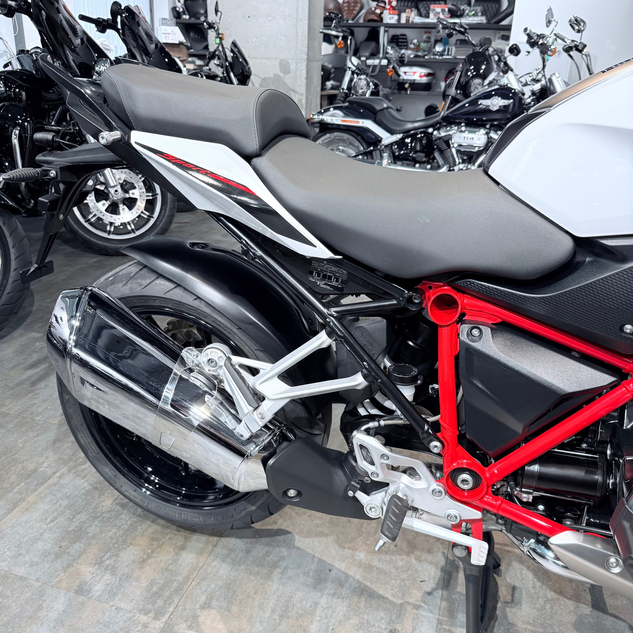 2022 ВМW R1250RS Sрort ABS Light White Red Frаmе. Hello Davidson, Москва. Только хорошие мотоциклы…