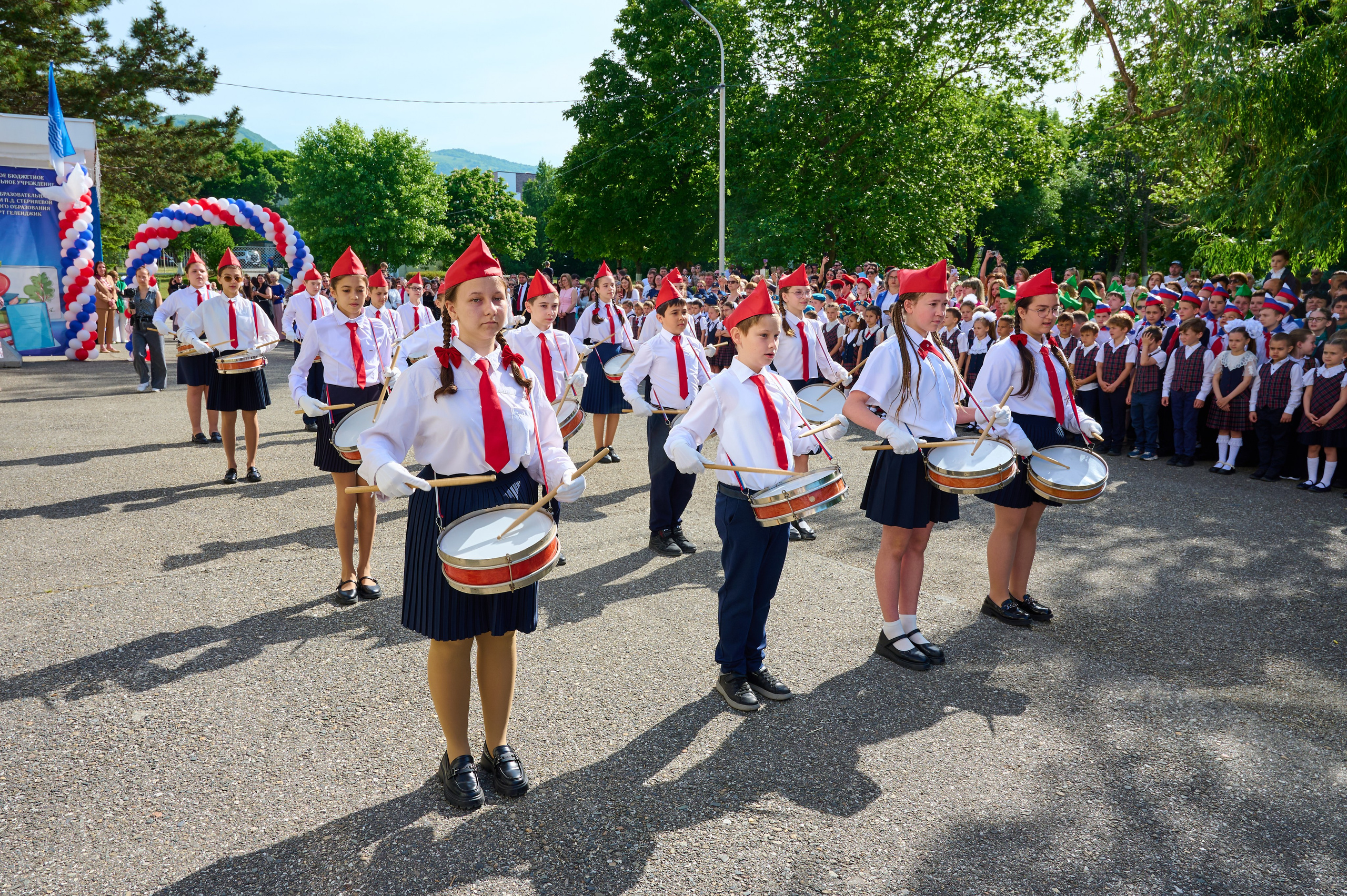 Последний звонок 2025. Жизнь курорта Кабардинка в фотографиях