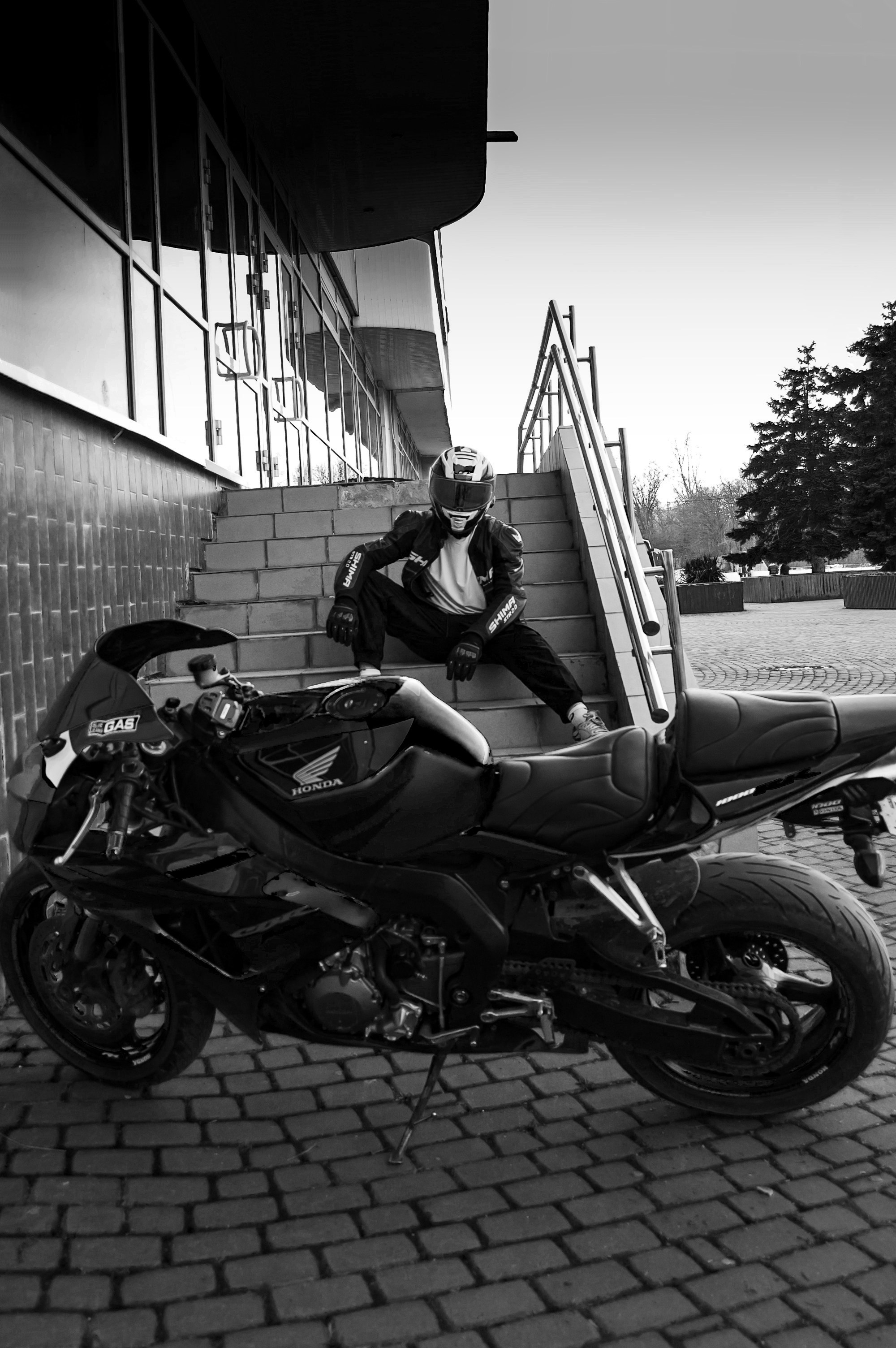 Любовная история для Иры и Коли в парке Победы в Краснодаре. Портретный фотограф в Краснодаре Слава Никитин