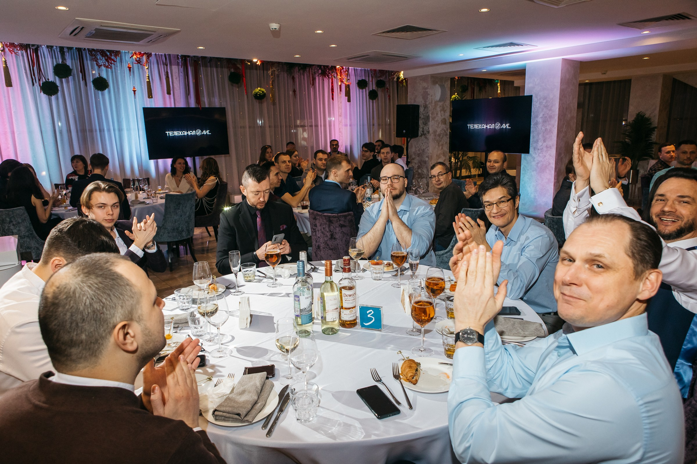 Хороший репортажный фотограф на корпоратив в Питере