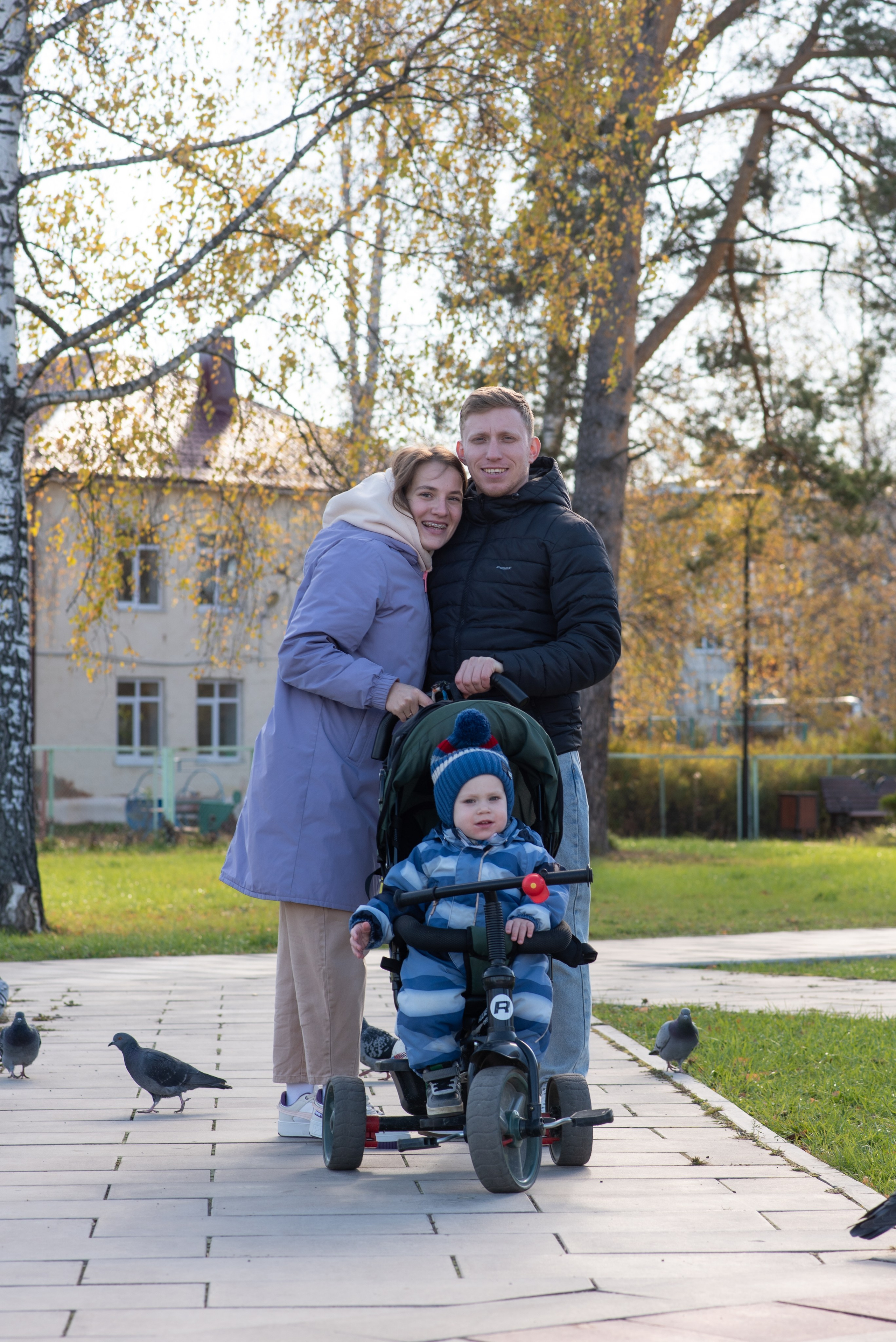 Осенняя прогулка, Святослава с родителями