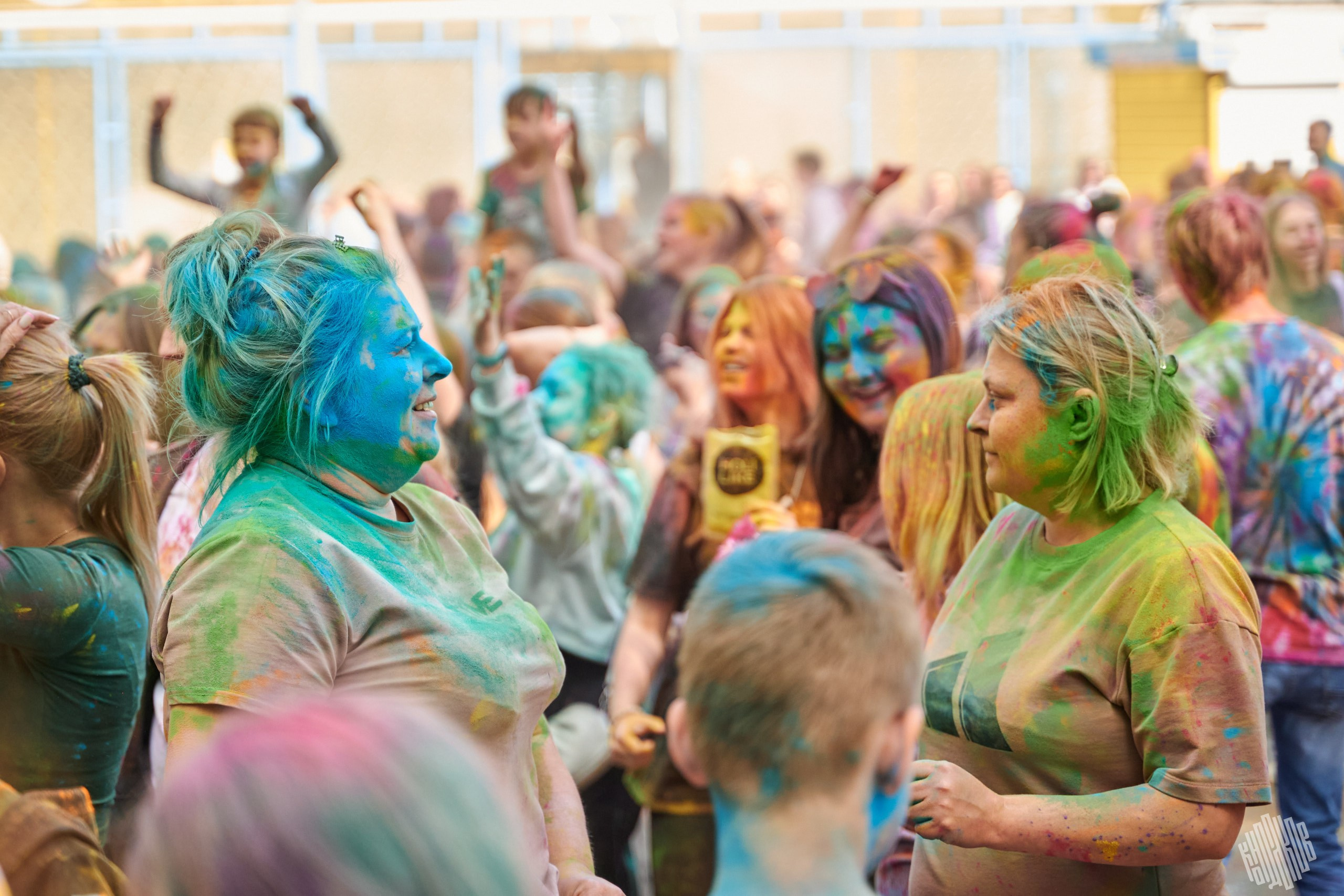 Краски 2024 Иваново Парк Харинка. Фотограф в Иваново: Каталожная съемка одежды и постельного белья, Wildberries