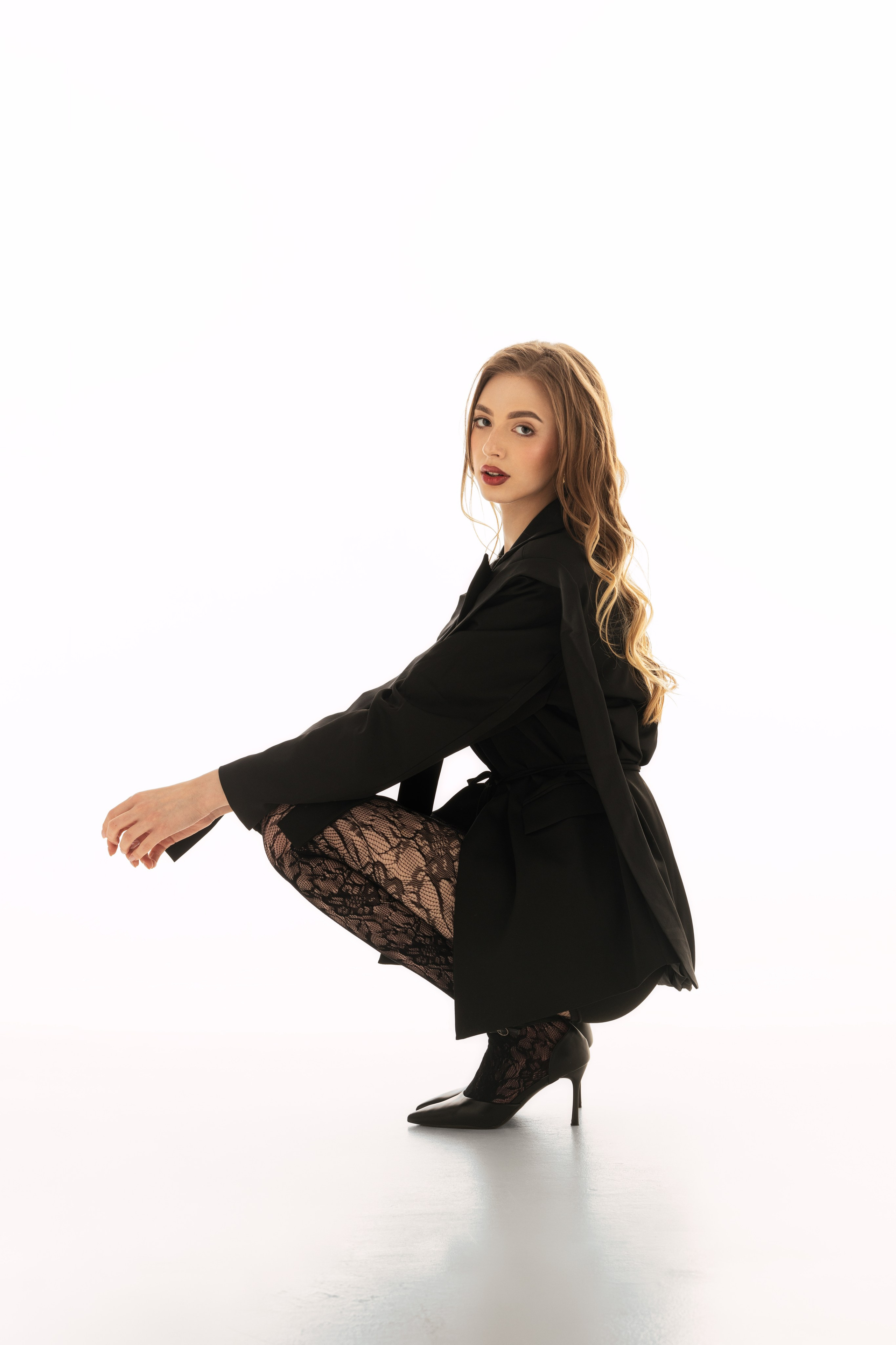 Студийная съемка на циклораме с импульсным светом с Ксенией для «себя». Дмитрий Шульгин, портретный фотограф в Воронеже