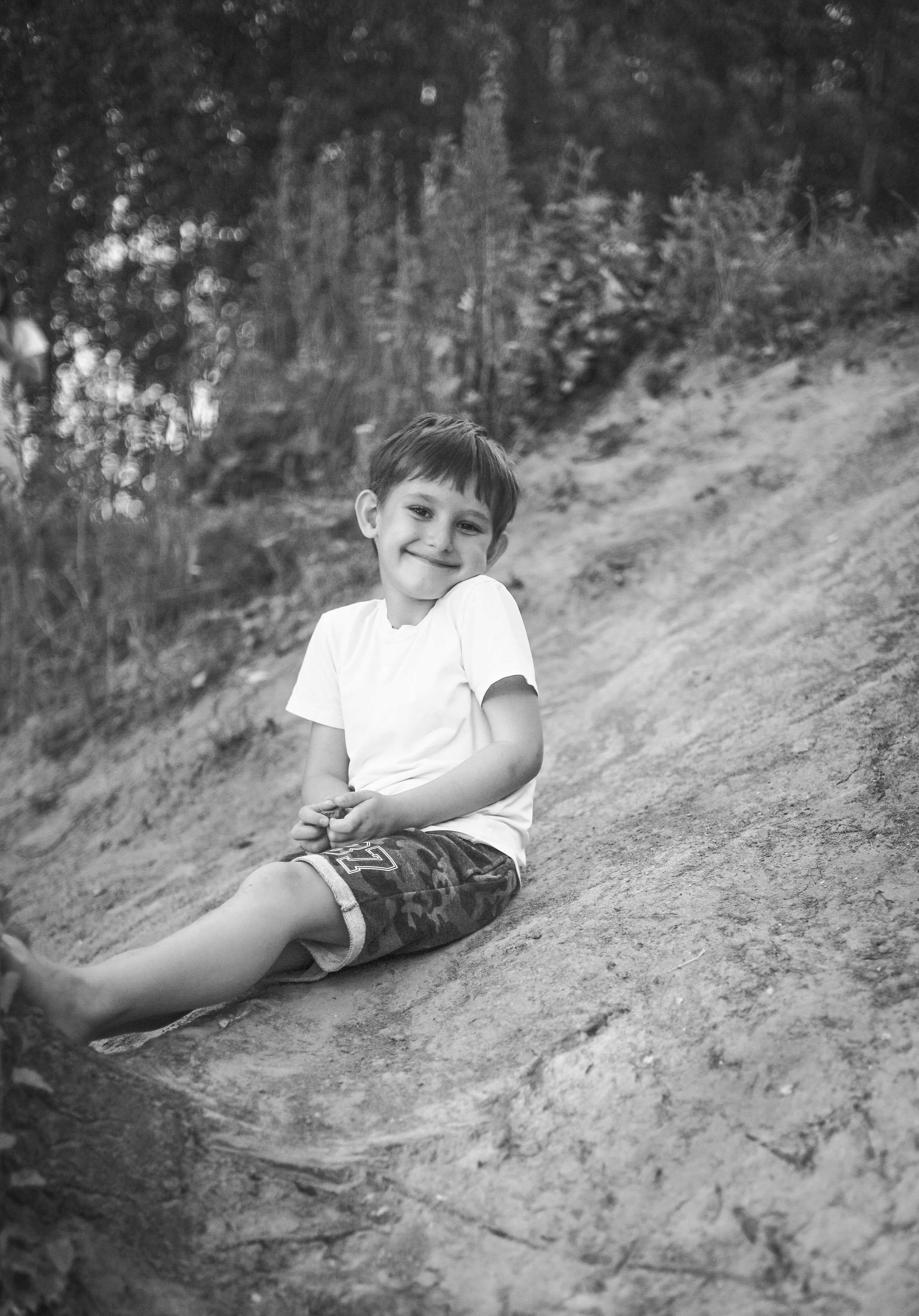 Family photo session in the sunset lights. Family, portrait, content photo in Costa Rica Evgeniya Besprozvannykh