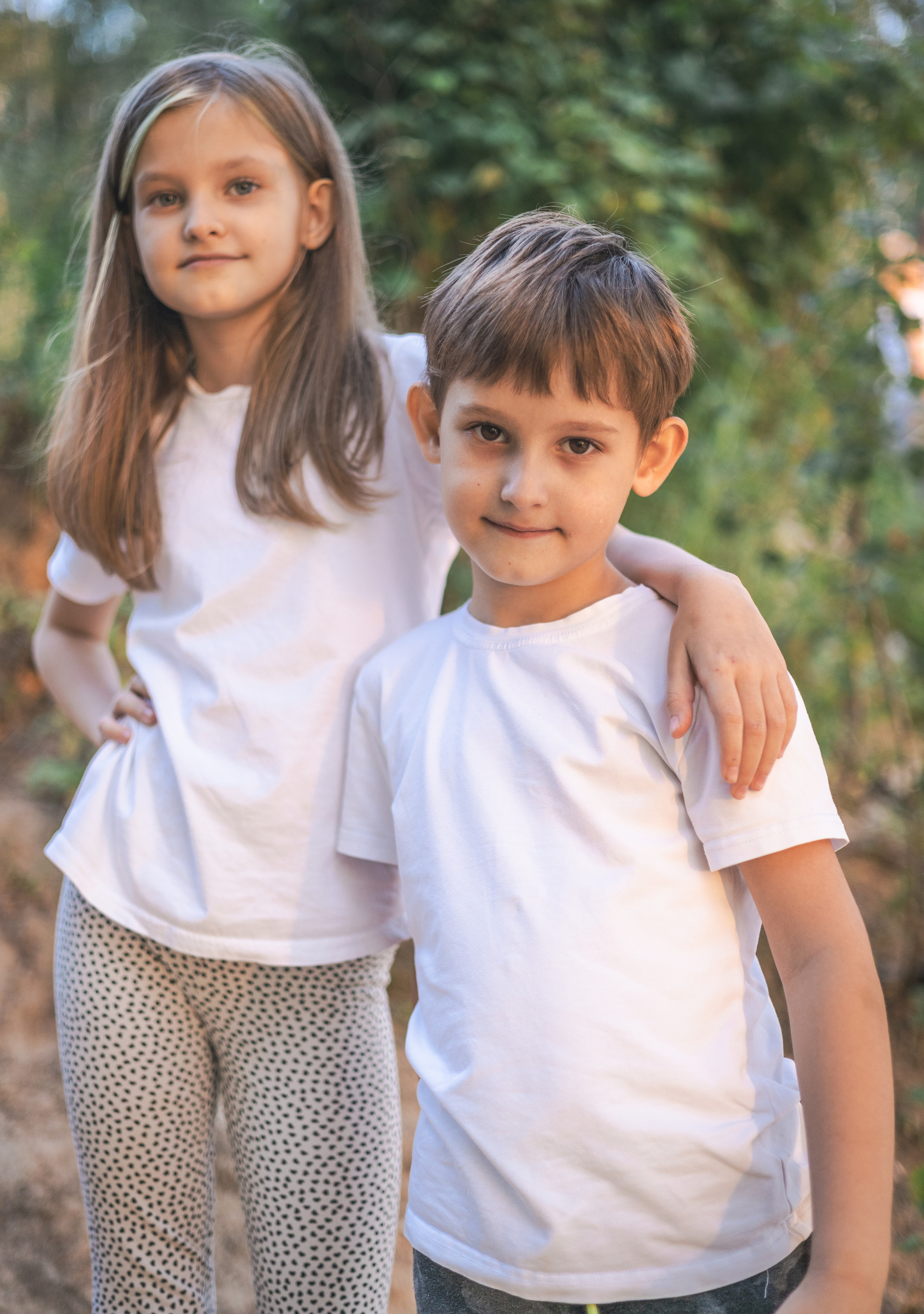 Family photo session in the sunset lights. Family, portrait, content photo in Costa Rica Evgeniya Besprozvannykh