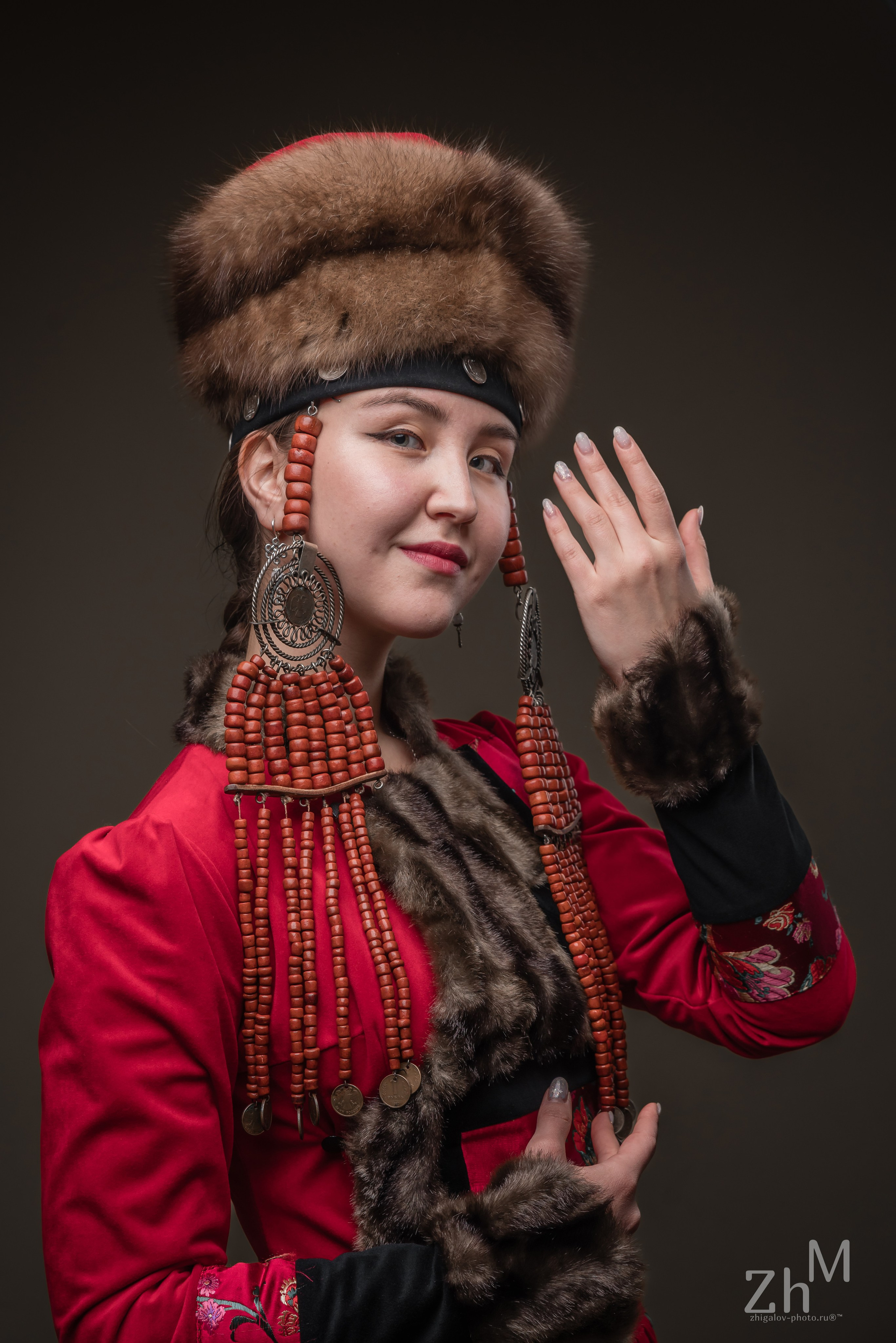 Съёмка в бурятских национальных костюмах. Семейный и свадебный фотограф в Иркутске Максим Жигалов