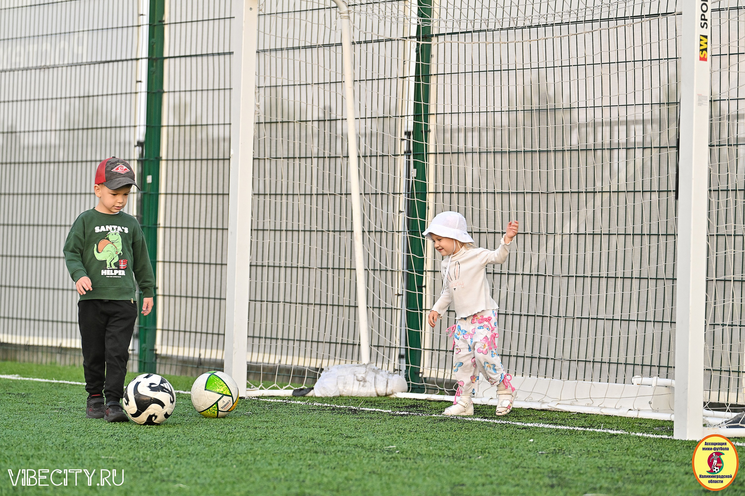 ИГРЫ МИНИ-ФУТБОЛЬНОЙ И КОРПОРАТИВНОЙ ЛИГИ. VIBECITY.RU Вайб Сити Ру Фоторепортажи Фотоотчеты Калининград