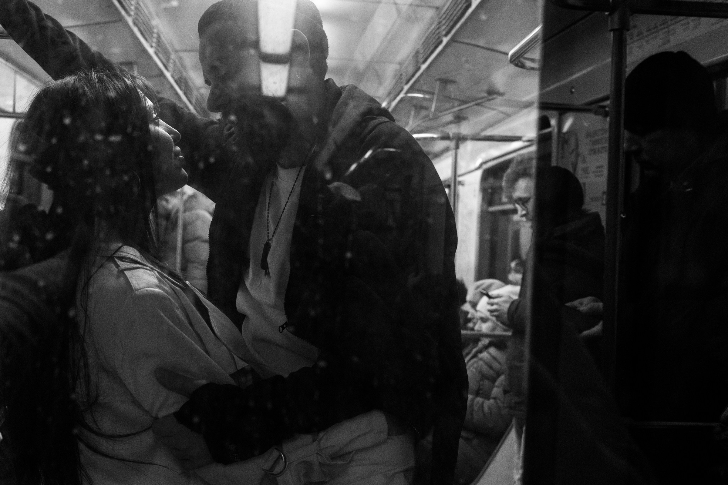 Лавстори в метро. Свадебный фотограф в Москве Элина Ларченкова. Фото, которые цепляют