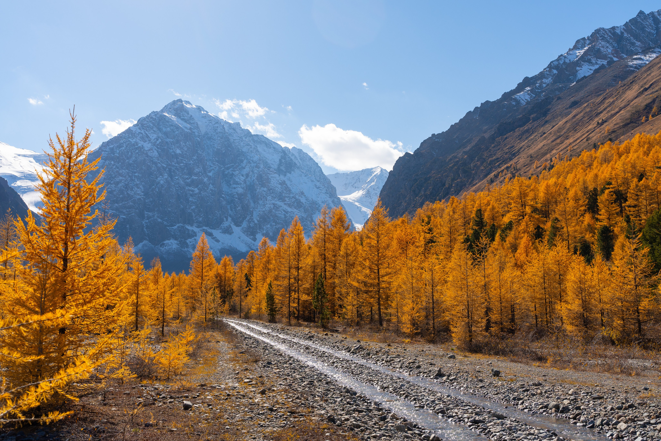 Галерея работ в жанре пейзажа, городского пейзажа и архитектуры. Покупка лицензий для коммерческого использования. Интерьерный фотограф в Санкт-Петербурге Михаил Азаров. Печать и продажа фотографий