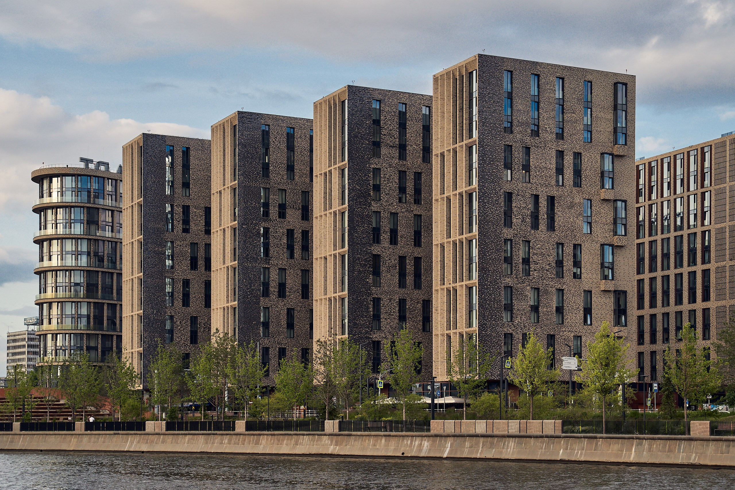 Фотосъемка вечерней Москвы с яхты: ЗИЛ. Константин Камышников: интерьерный фотограф в Москве и Подмосковье