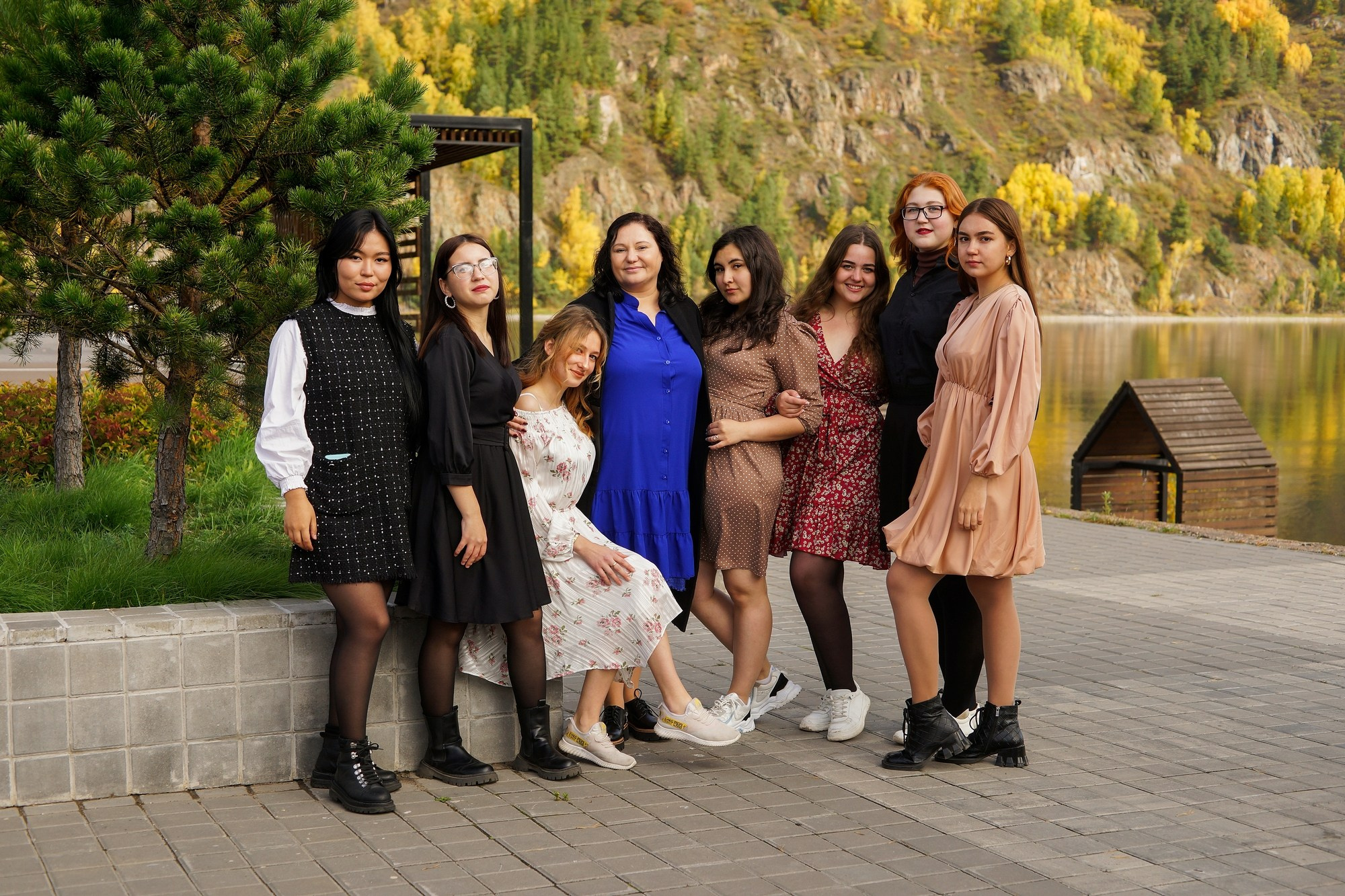 Идеи для школьной фотосессии осенью: 9 и 11 класс. СИГМА | Студия выпускных альбомов Красноярск