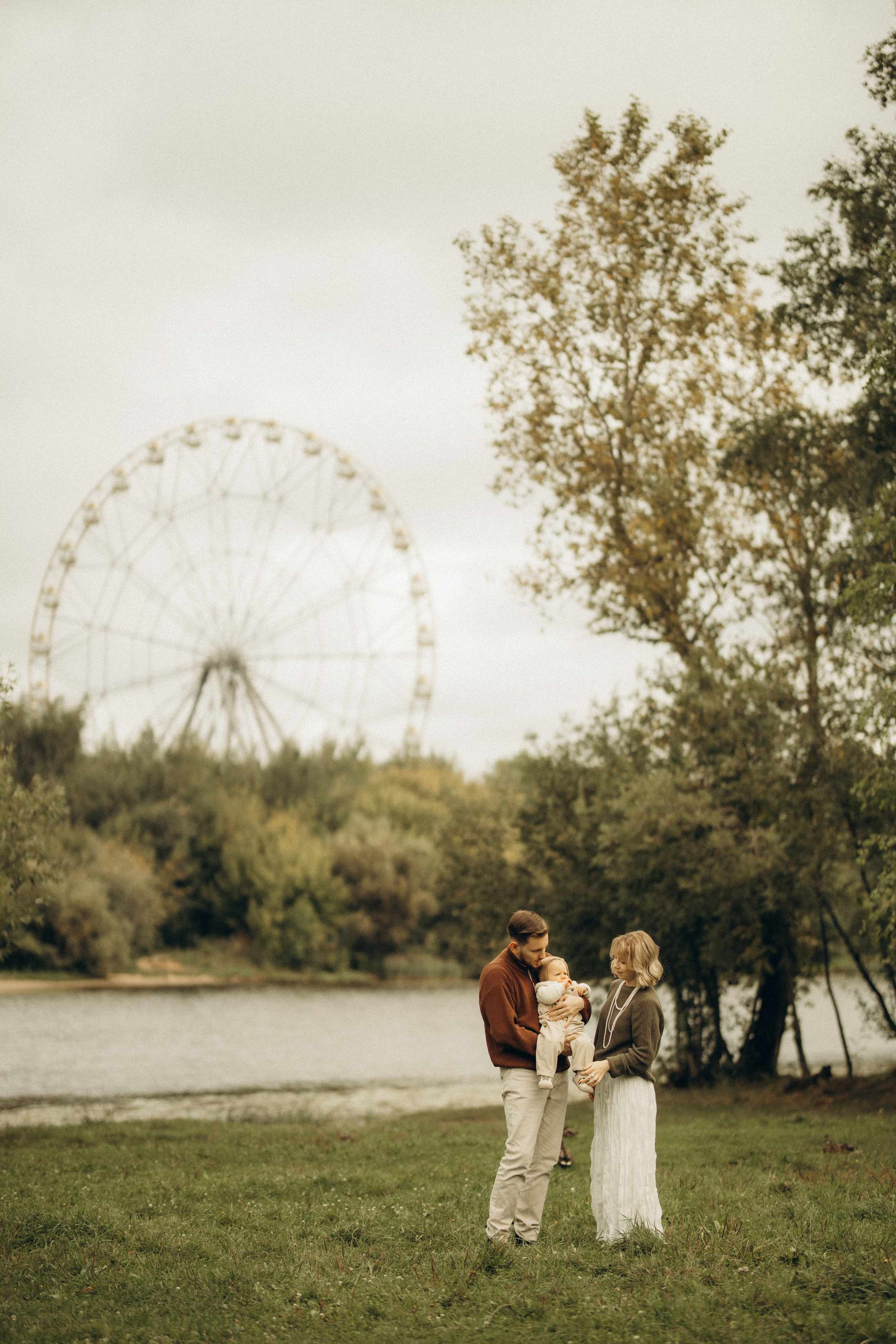 Семейная фотосессия в Ярославле на природе. Семейный фотограф Вероника Каюрова Ярославль