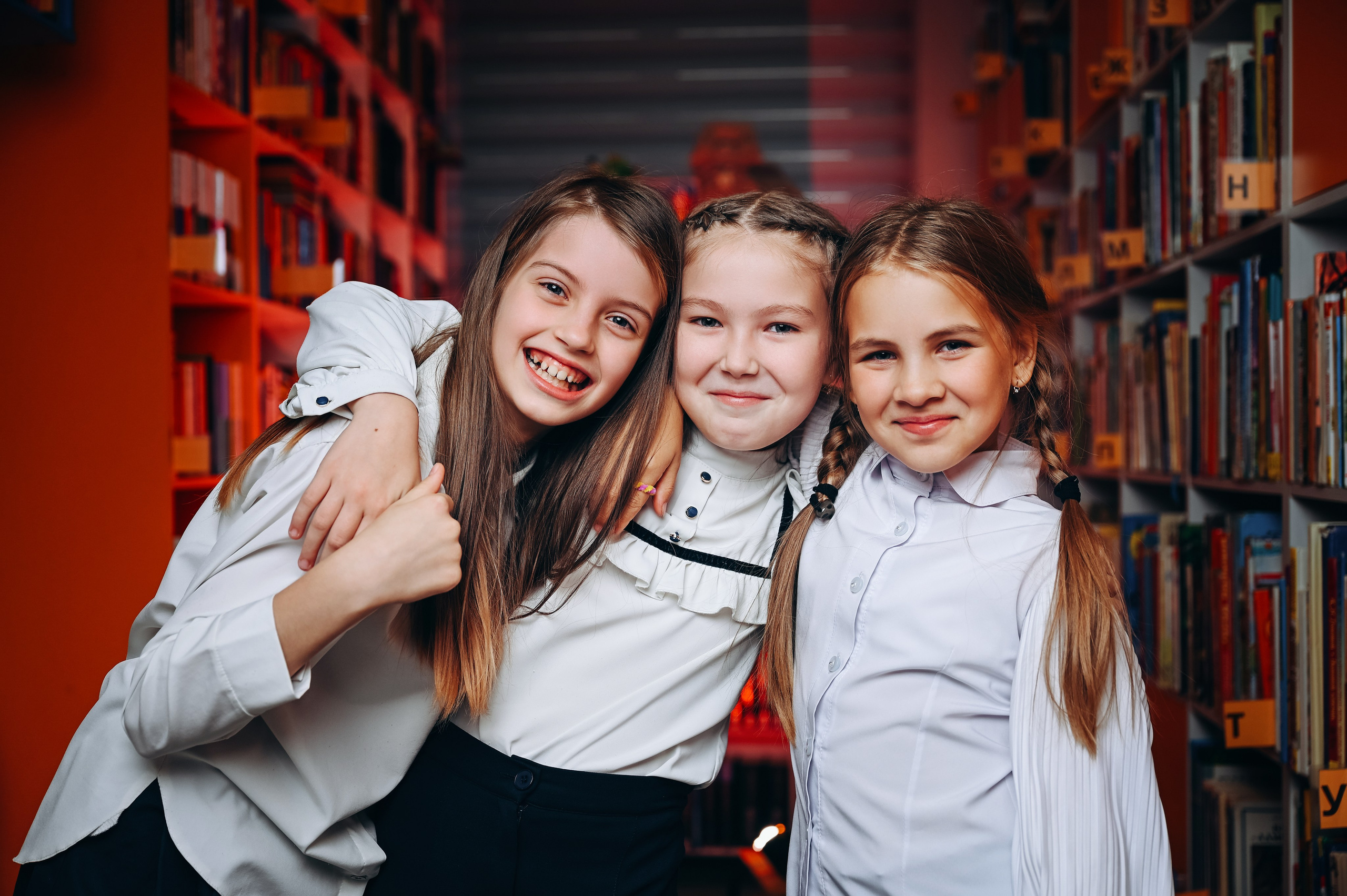 4 класс Библиотека. Выпускные альбомы в Кургане, Твой альбом, Книга