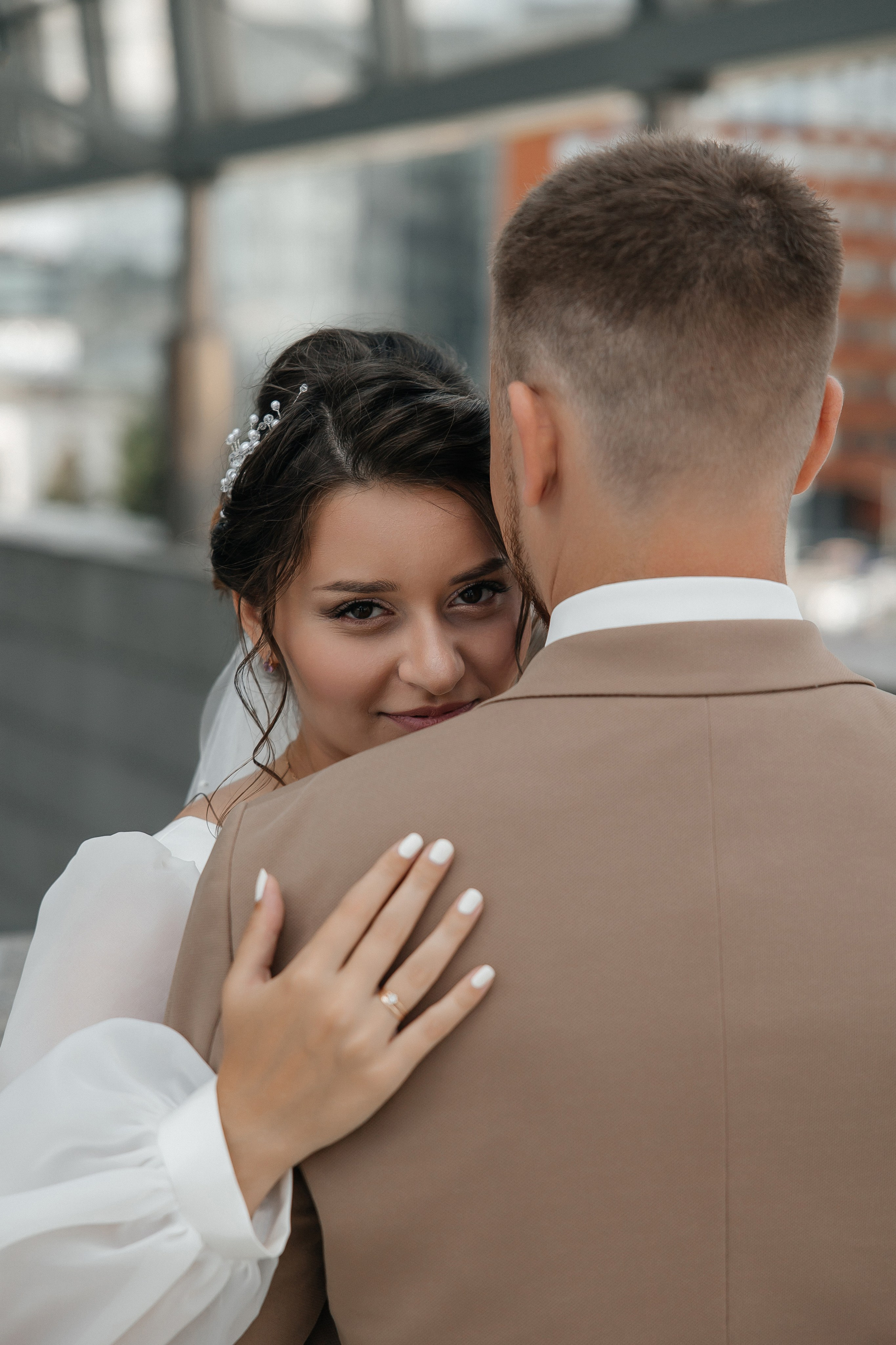 Свадебная фотосессия у Дома Музыки. Свадебный фотограф в Москве Дарья Олендарёва